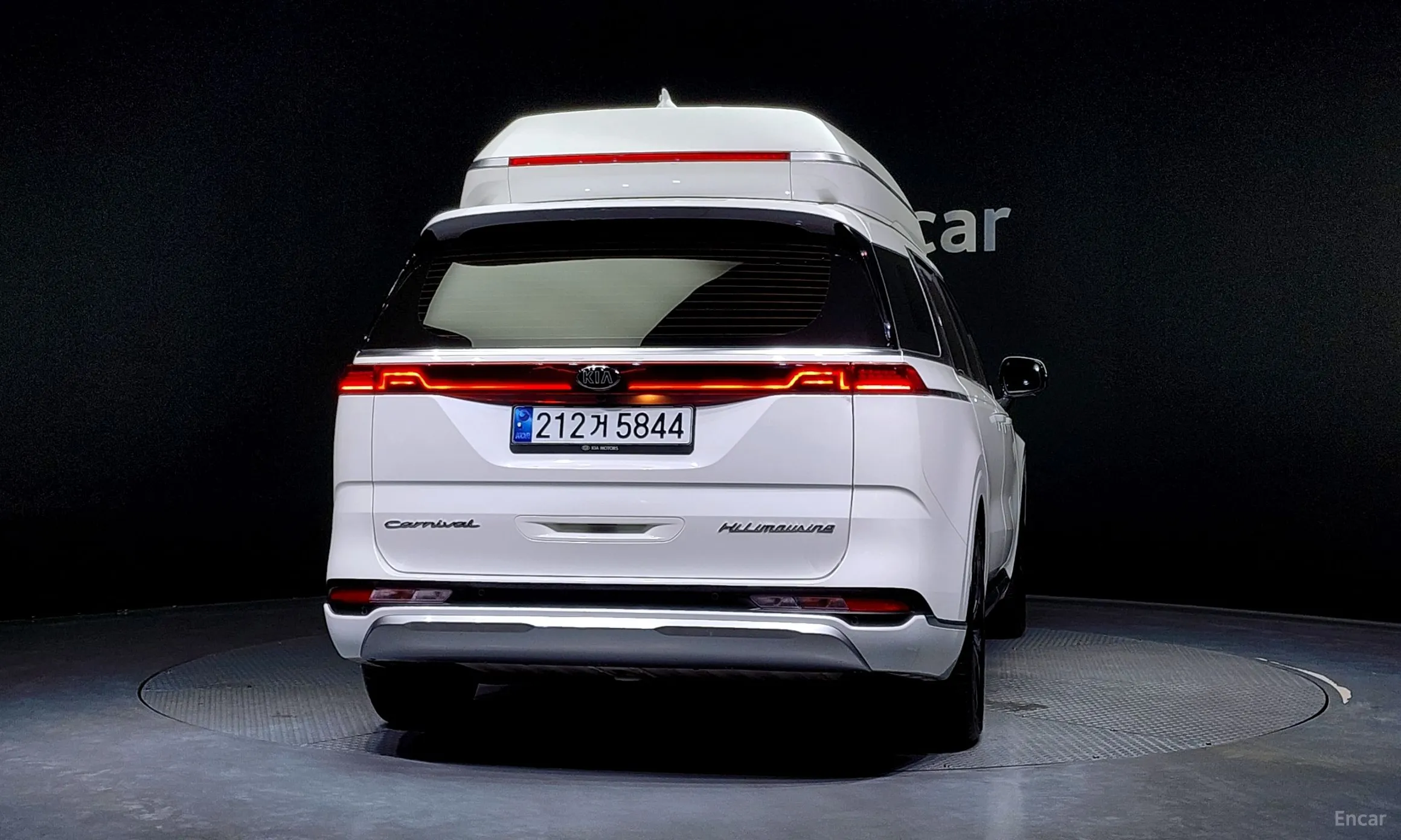 Kia Carnival Gen 4 превью 3