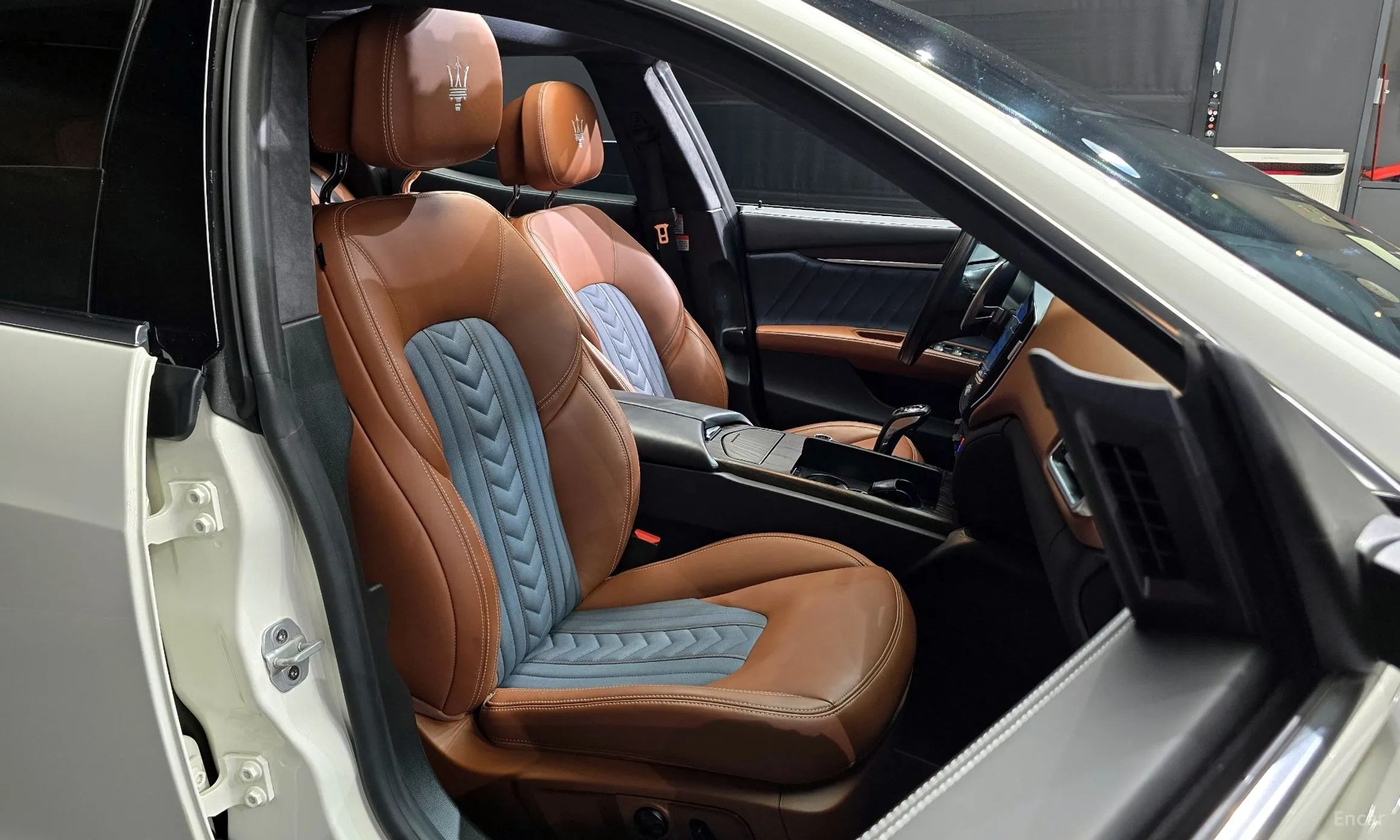 Maserati Ghibli превью 12