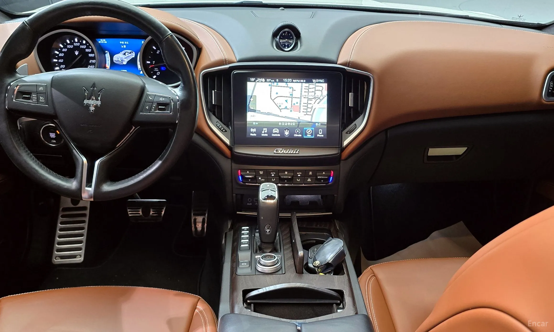 Maserati Ghibli превью 19