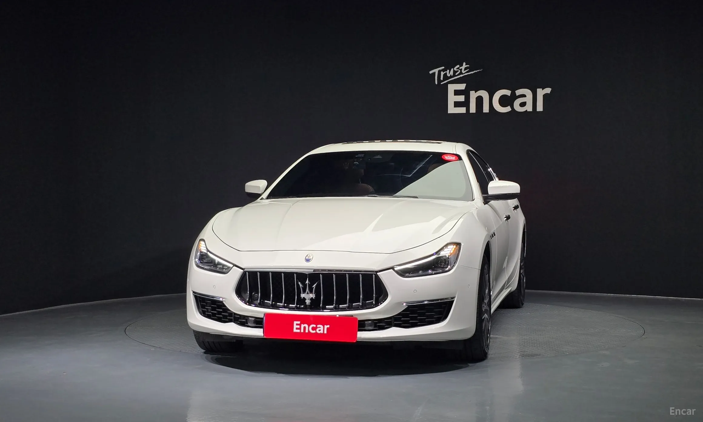 Maserati Ghibli превью 3