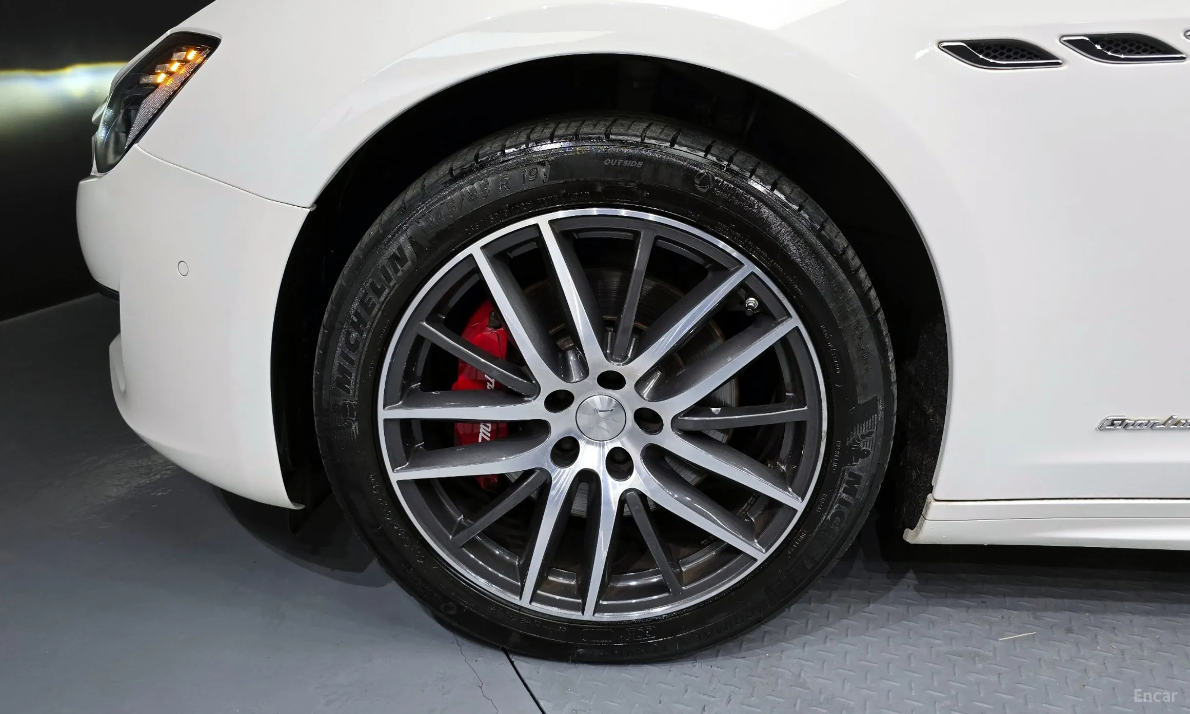 Maserati Ghibli превью 5