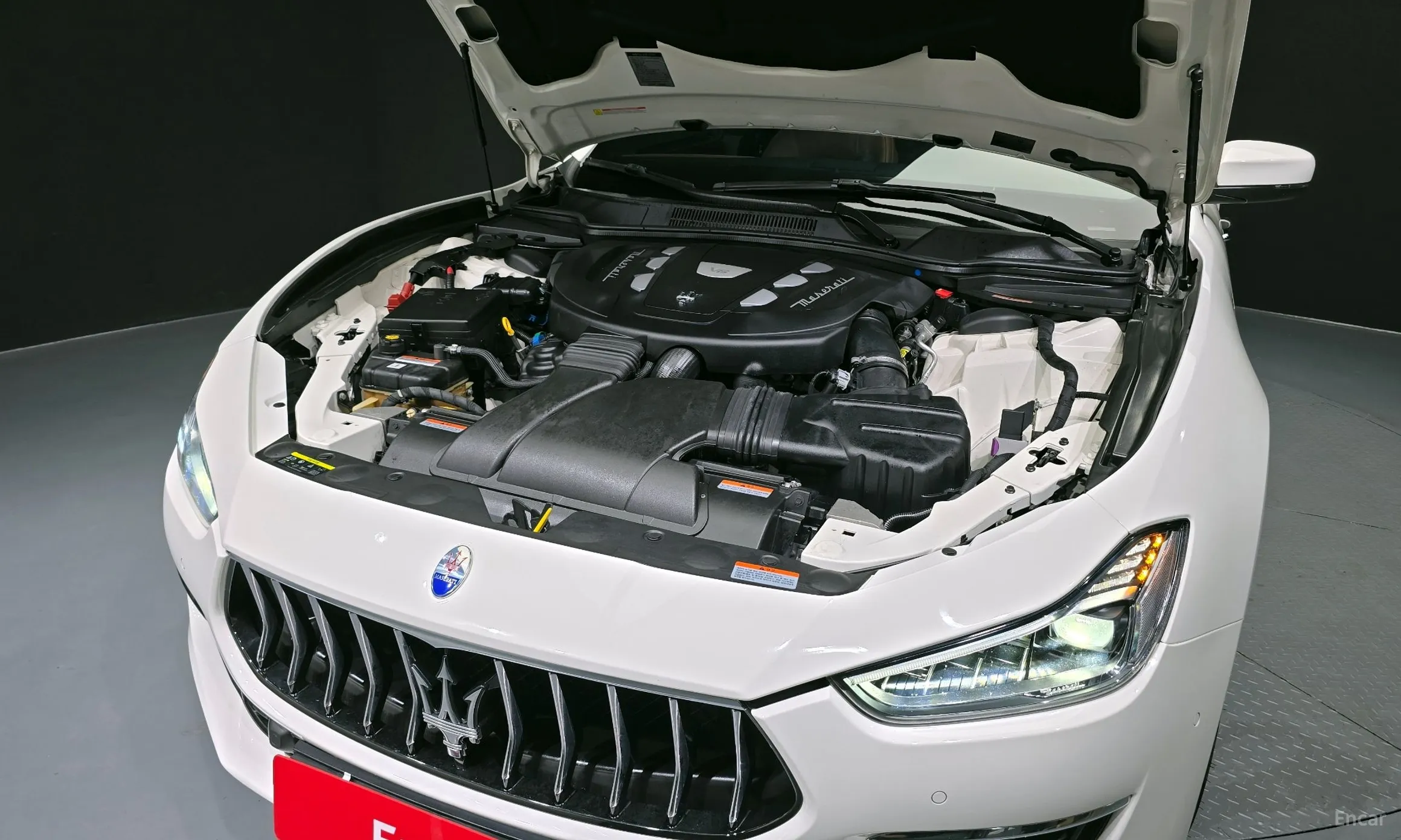 Maserati Ghibli превью 6