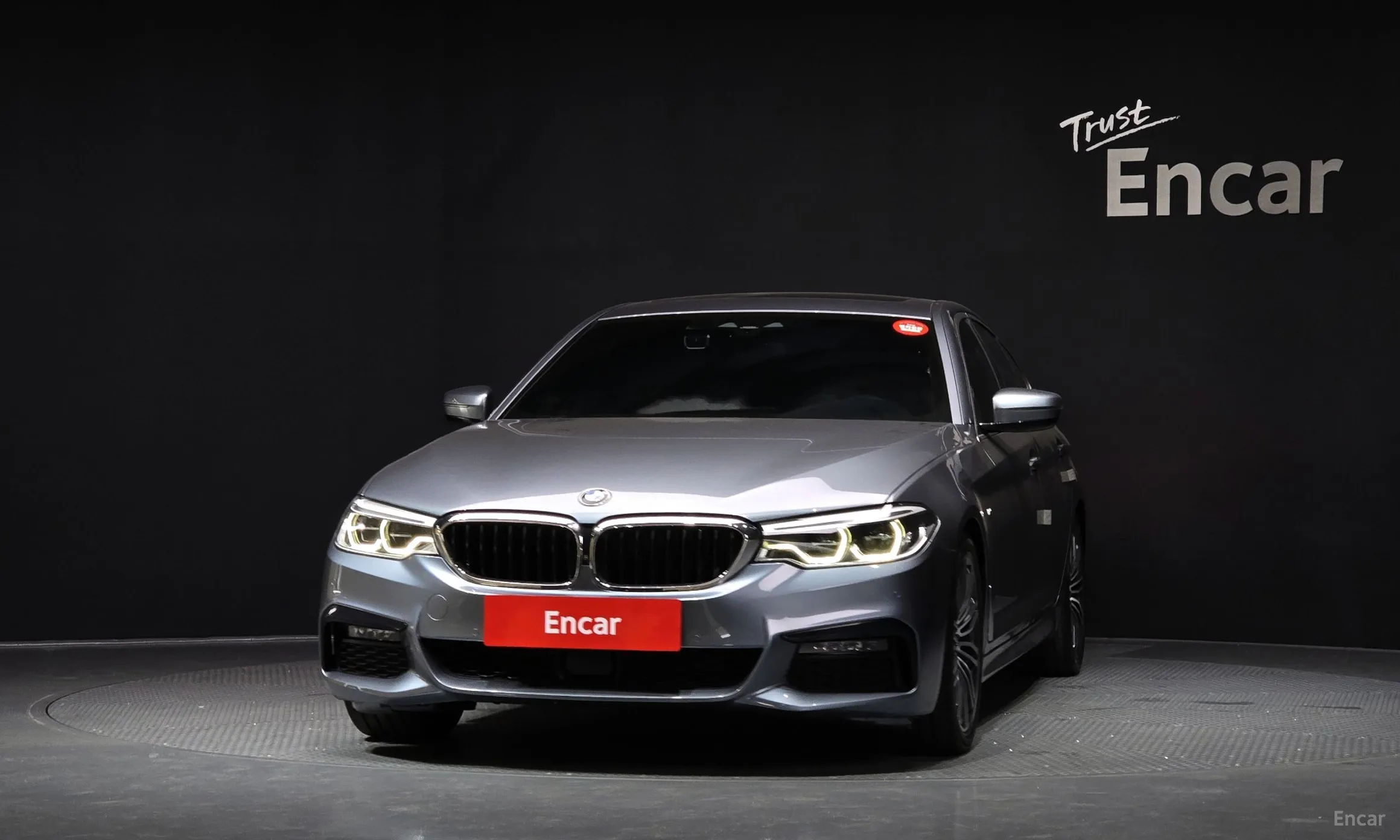 BMW 5 Series (G30) превью 2
