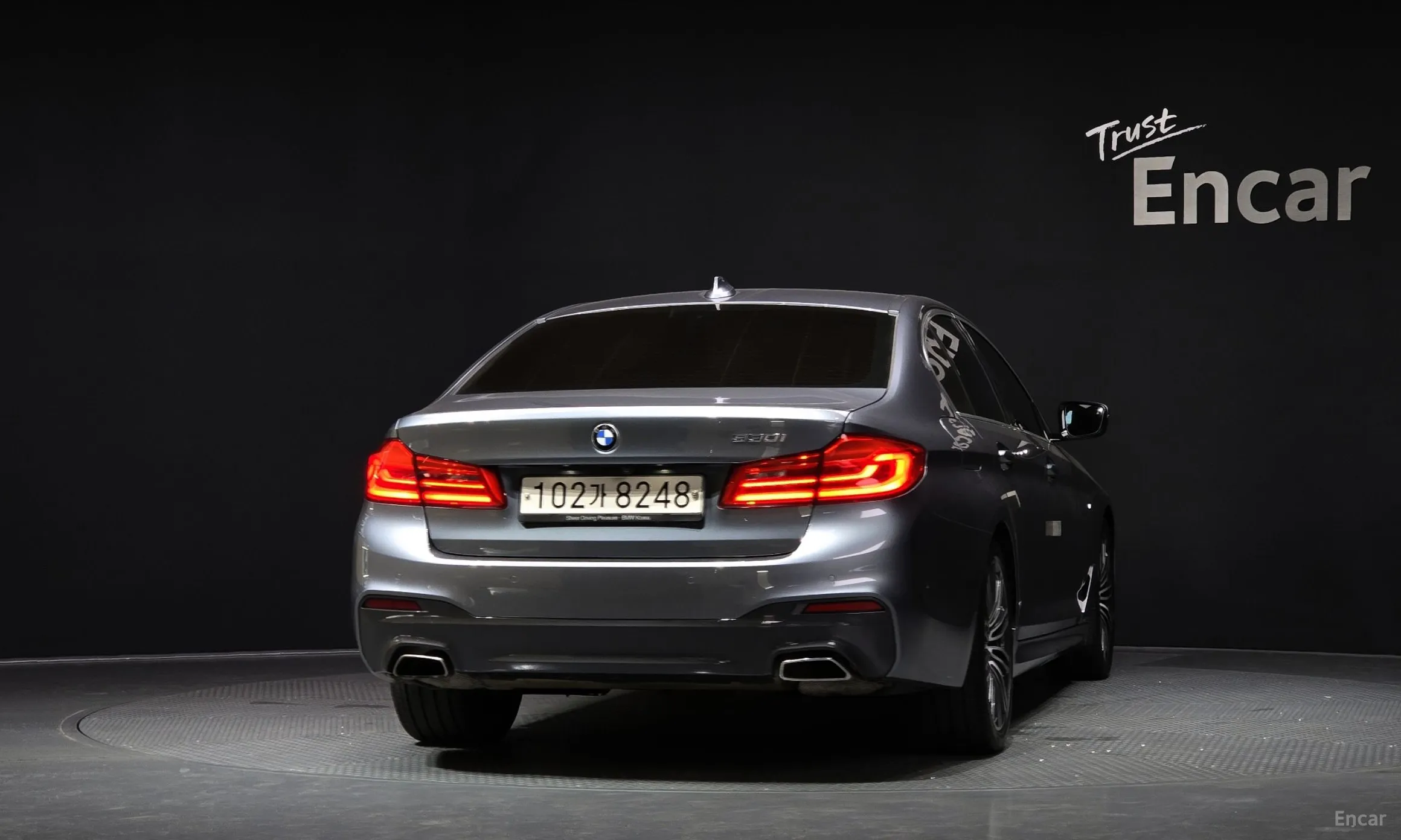 BMW 5 Series (G30) превью 3