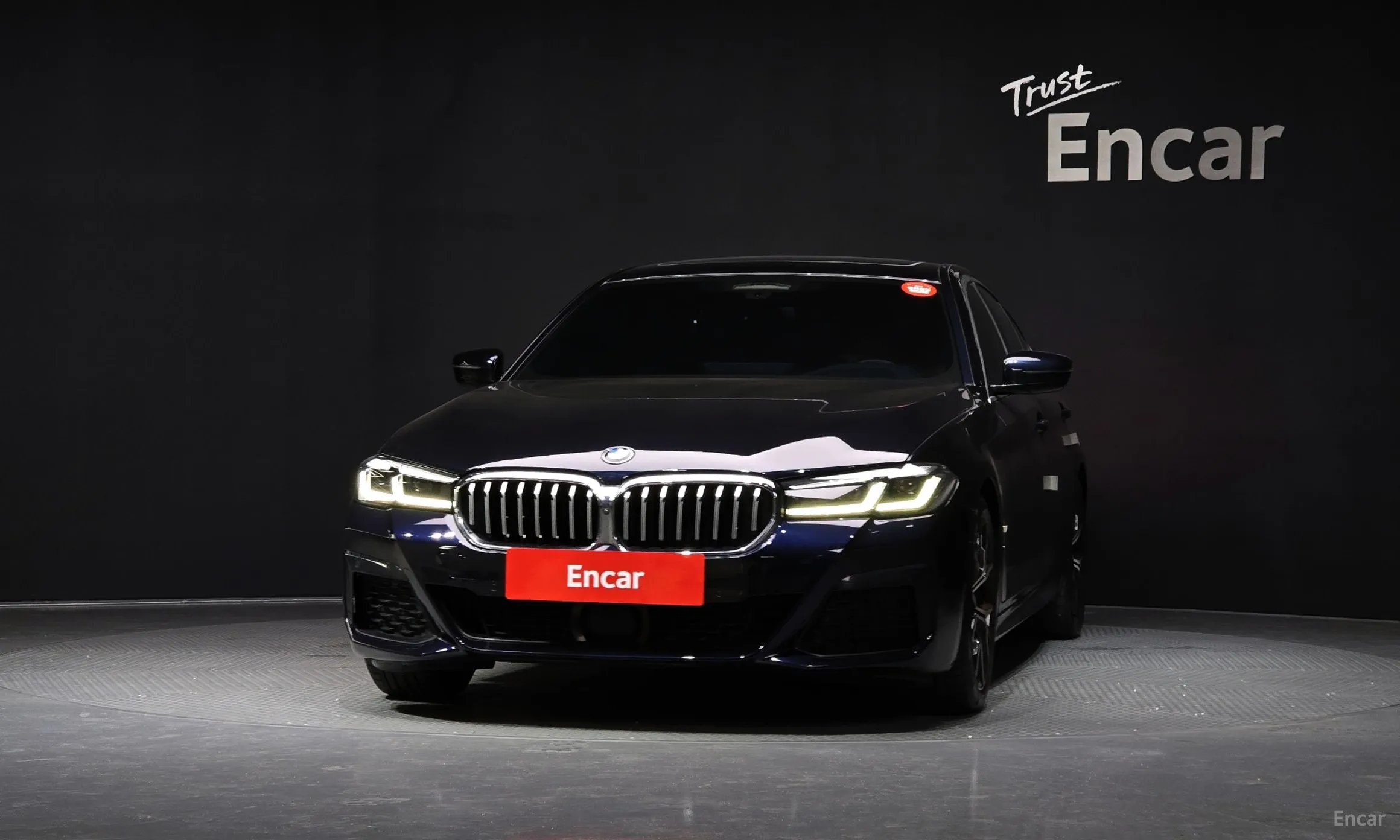 BMW 5 Series (G30) превью 2