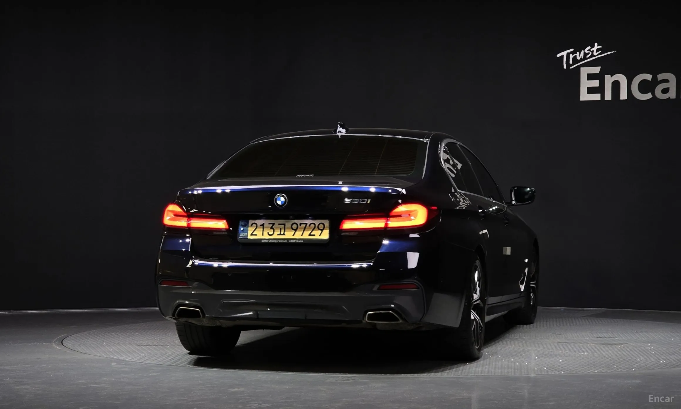 BMW 5 Series (G30) превью 3