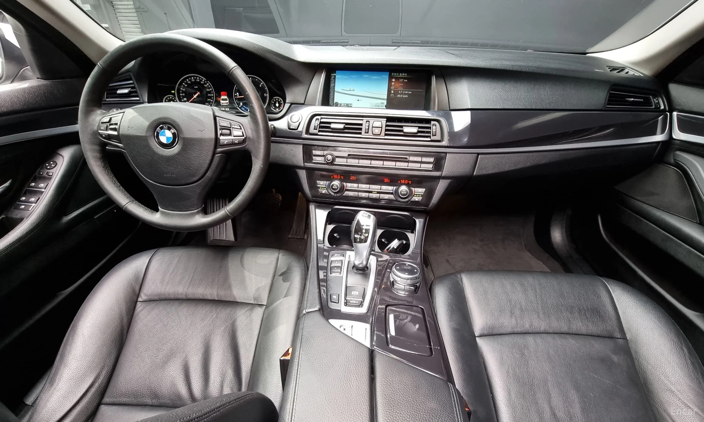 BMW 5 Series (F10) превью 4