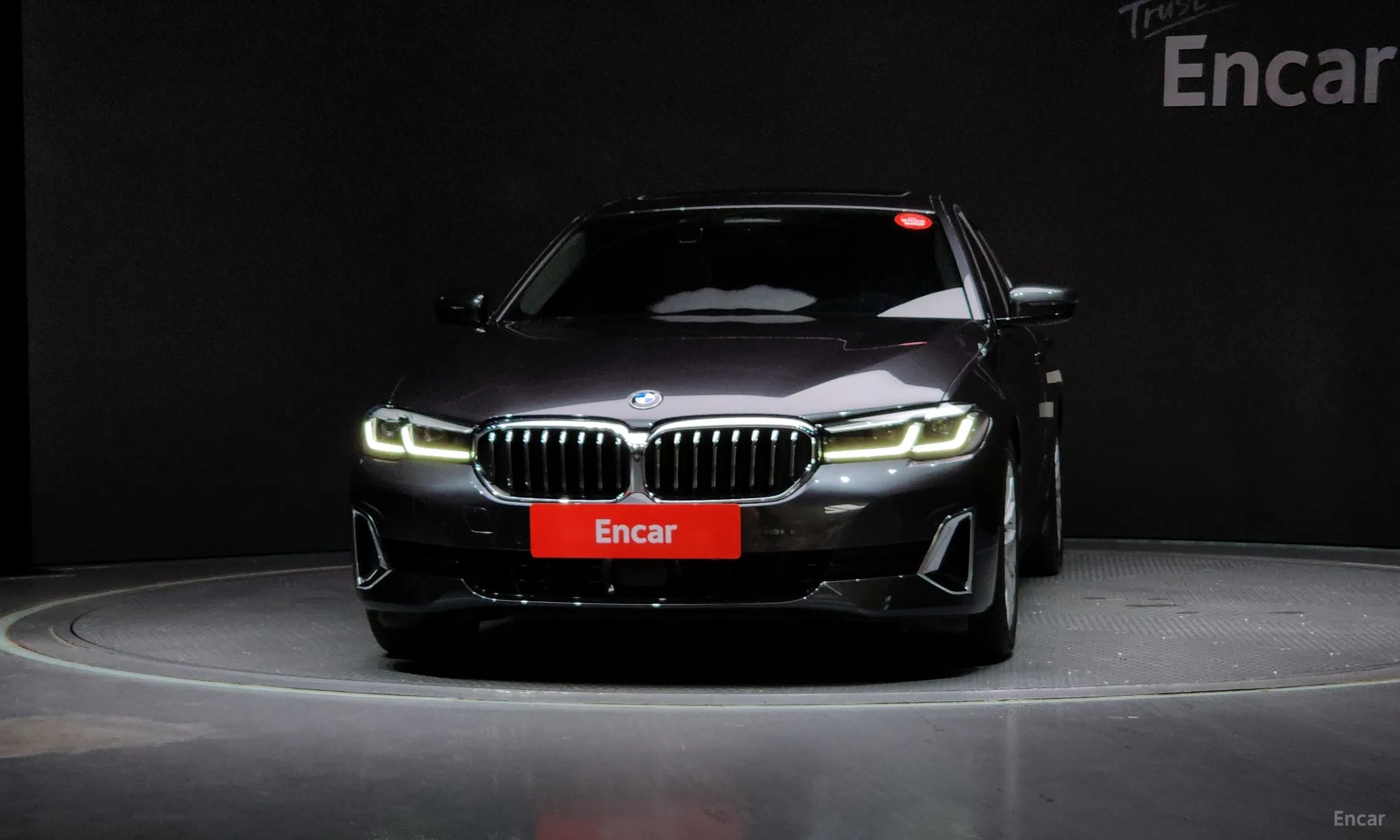 BMW 5 Series (G30) превью 2