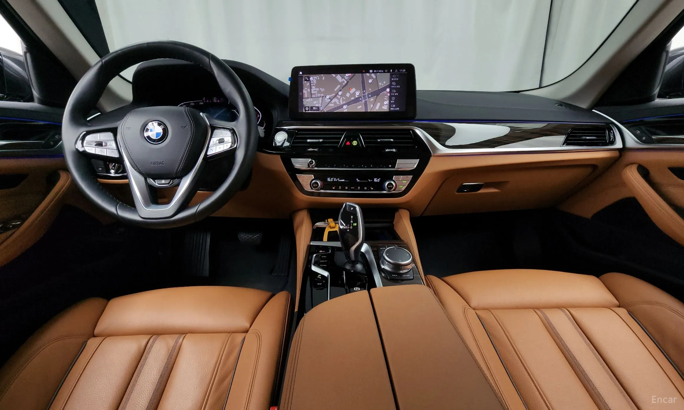 BMW 5 Series (G30) превью 4