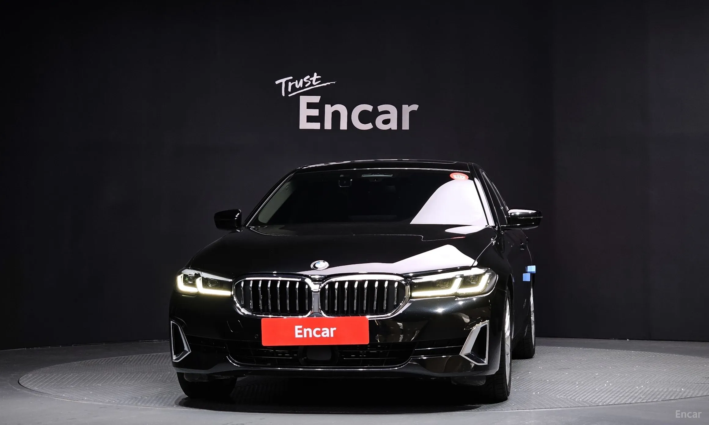 BMW 5 Series (G30) превью 2