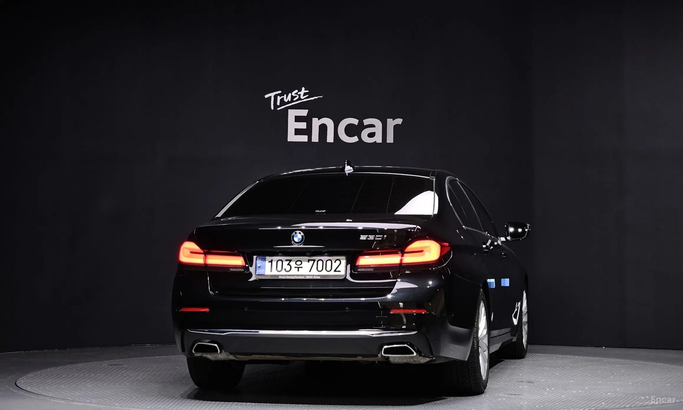 BMW 5 Series (G30) превью 3