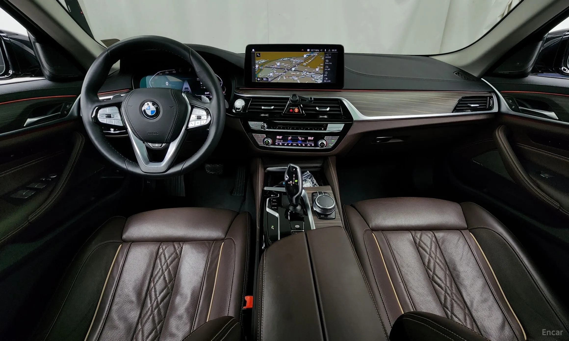 BMW 5 Series (G30) превью 4