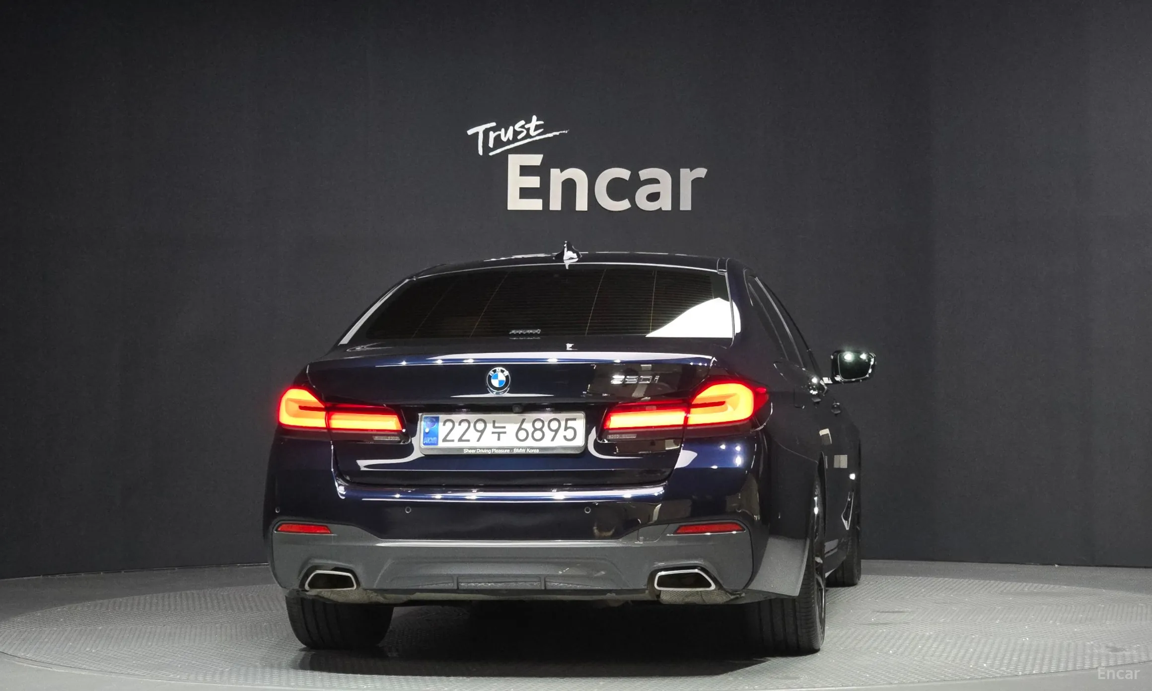 BMW 5 Series (G30) превью 3
