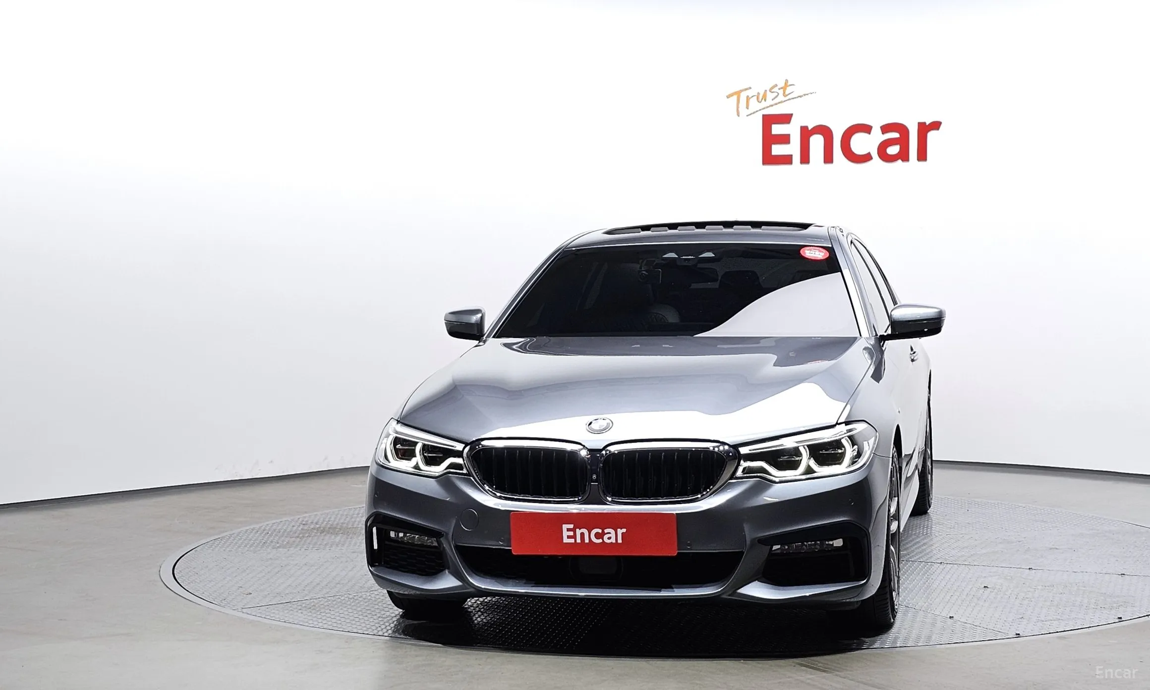 BMW 5 Series (G30) превью 2