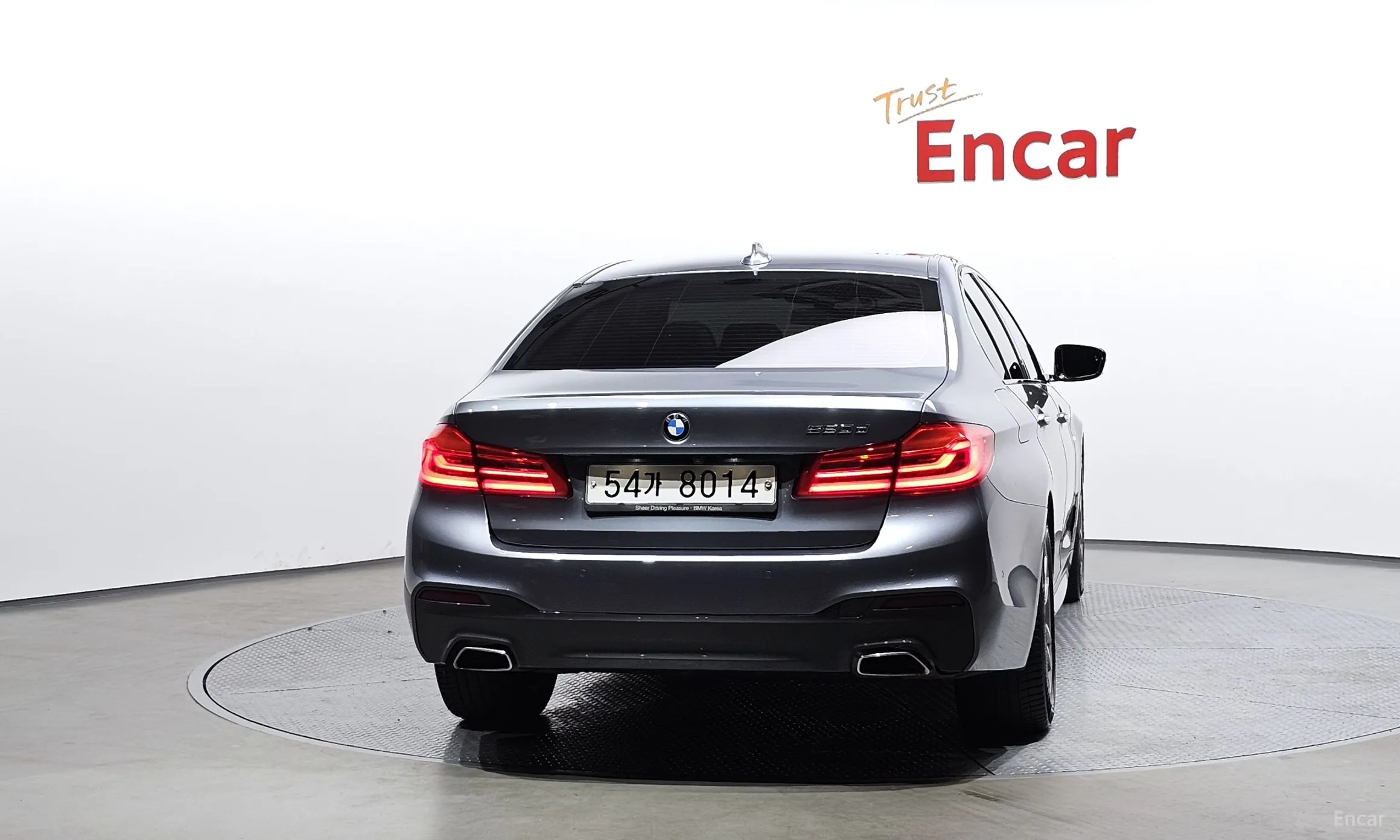 BMW 5 Series (G30) превью 3