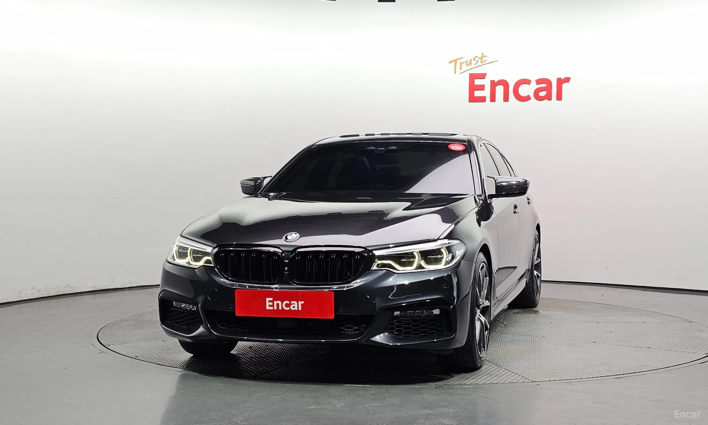 BMW 5 Series (G30) превью 2