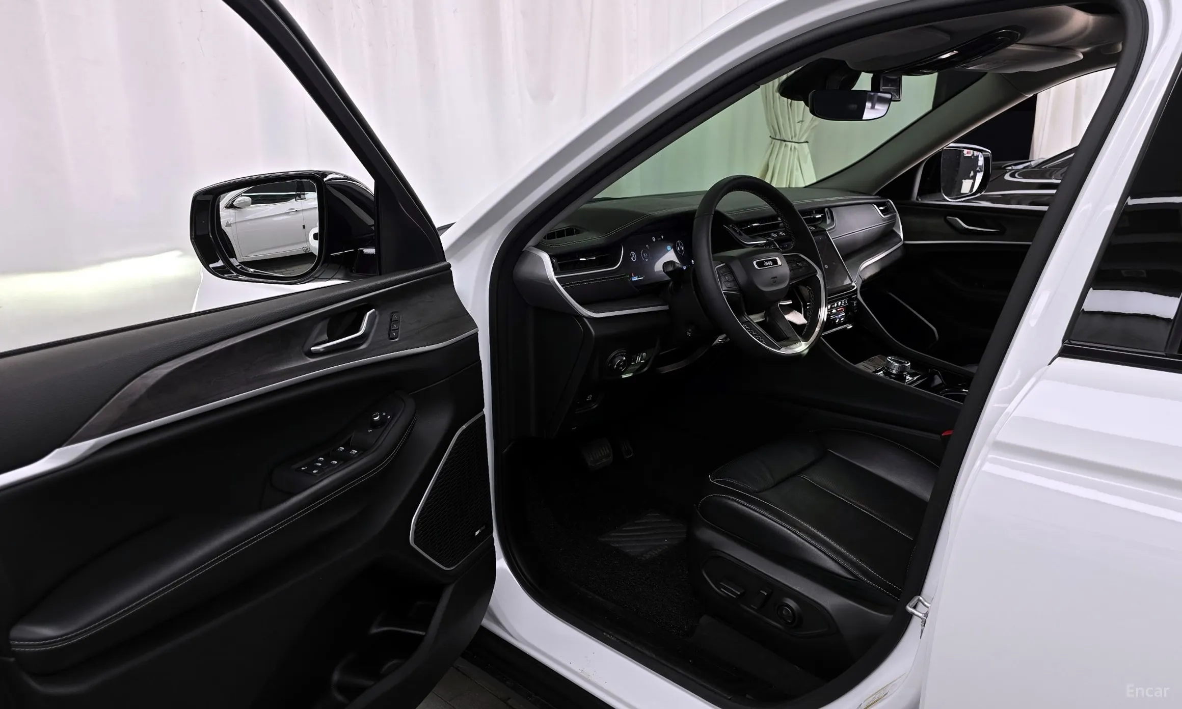 Jeep Grand Cherokee (WL) превью 10
