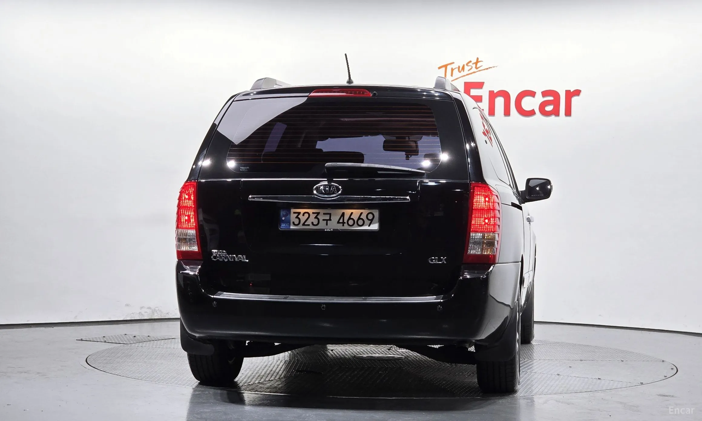 Kia Carnival R превью 3