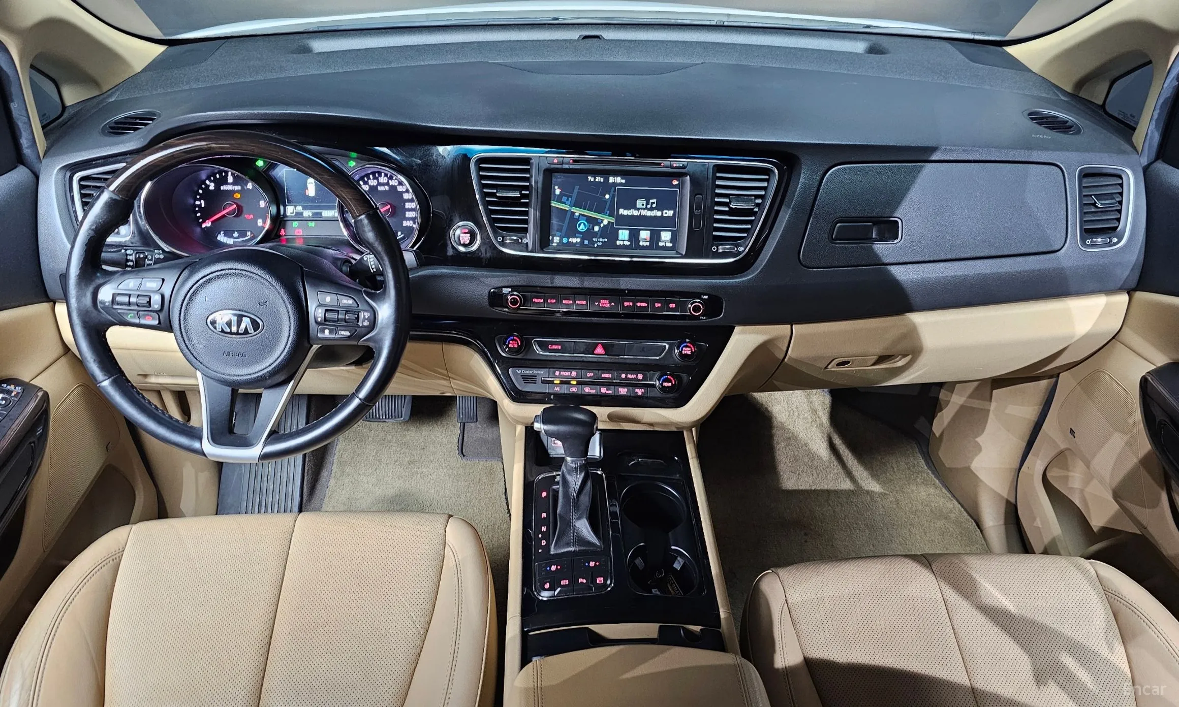 Kia Carnival превью 4