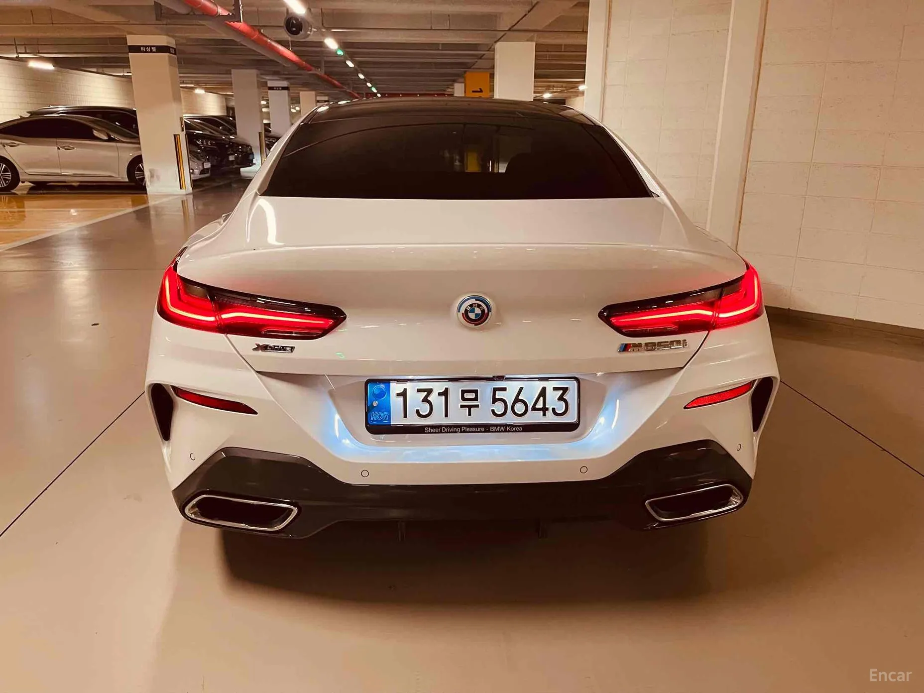 BMW 8-series (G15) превью 3