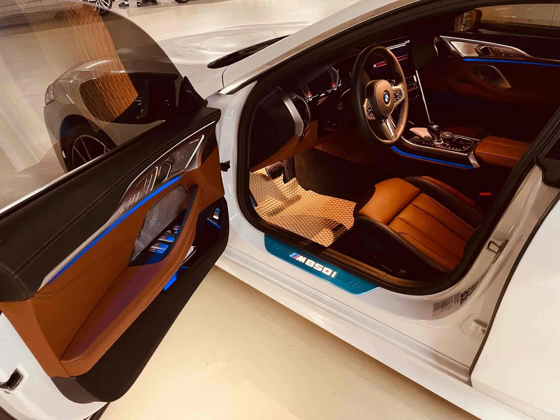 BMW 8-series (G15) превью 4