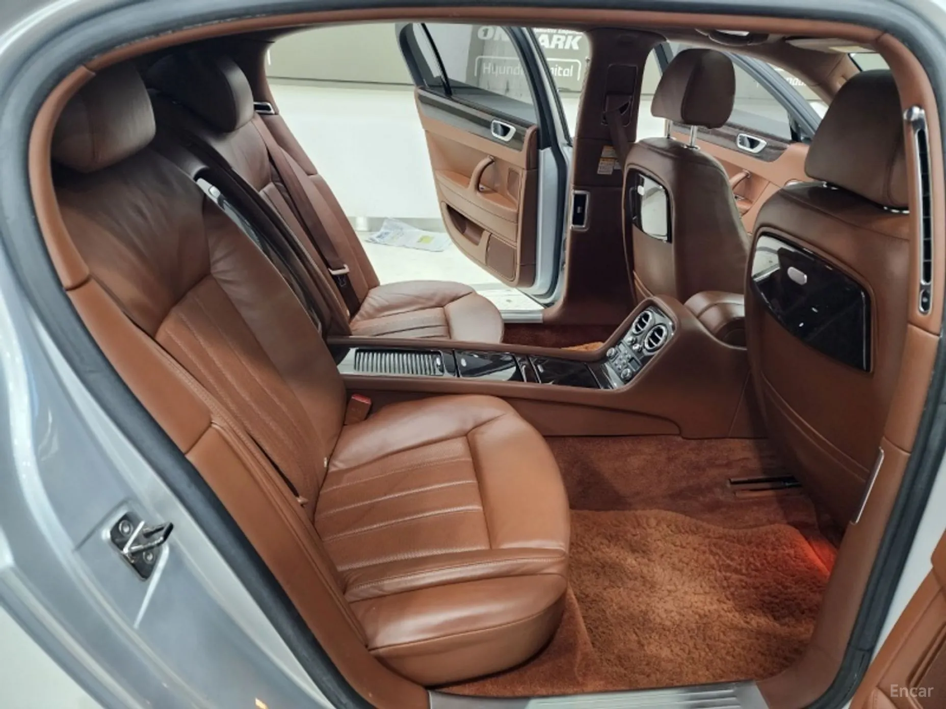 Bentley Flying Spur Gen 1 превью 13