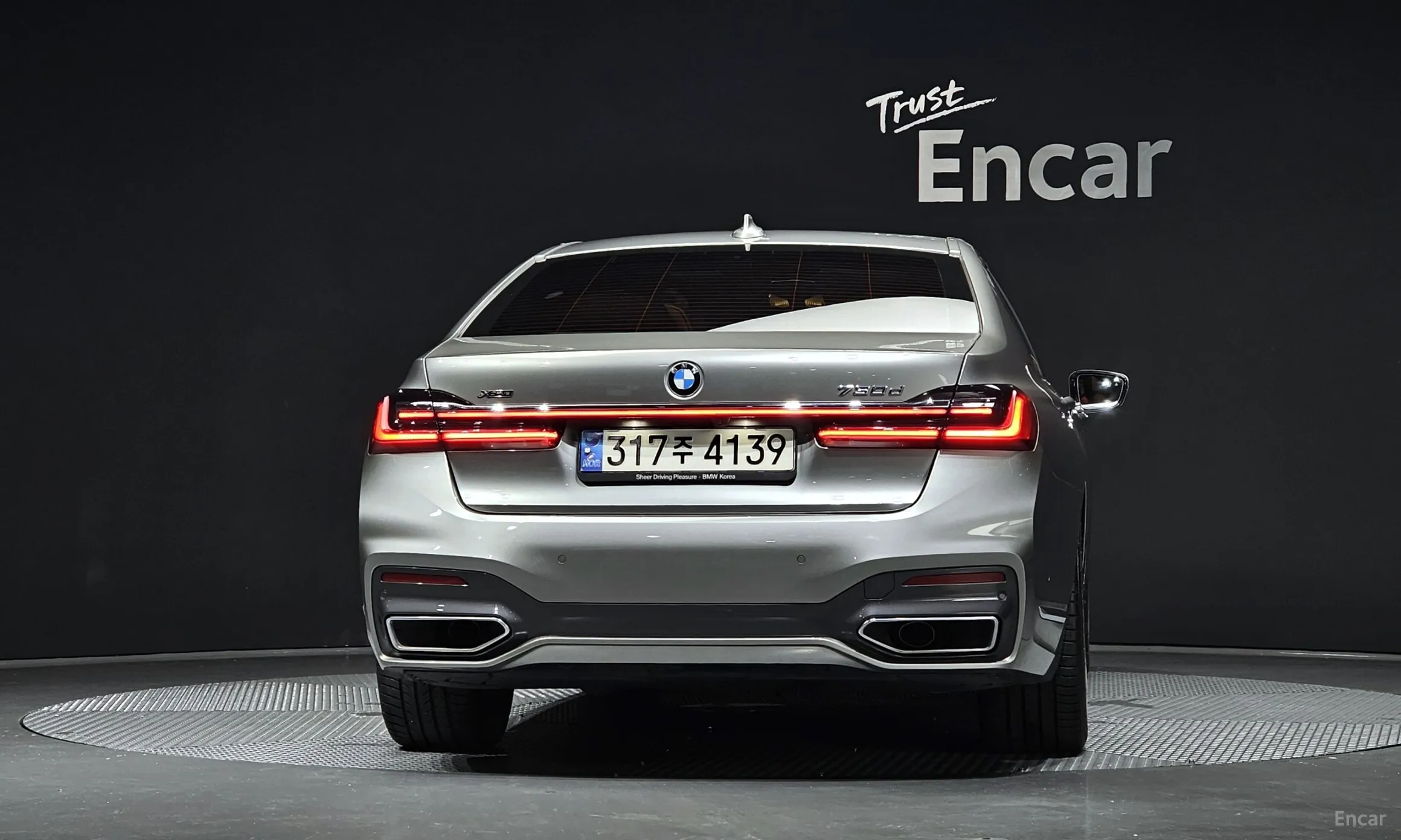 BMW 7 Series (G11) превью 3