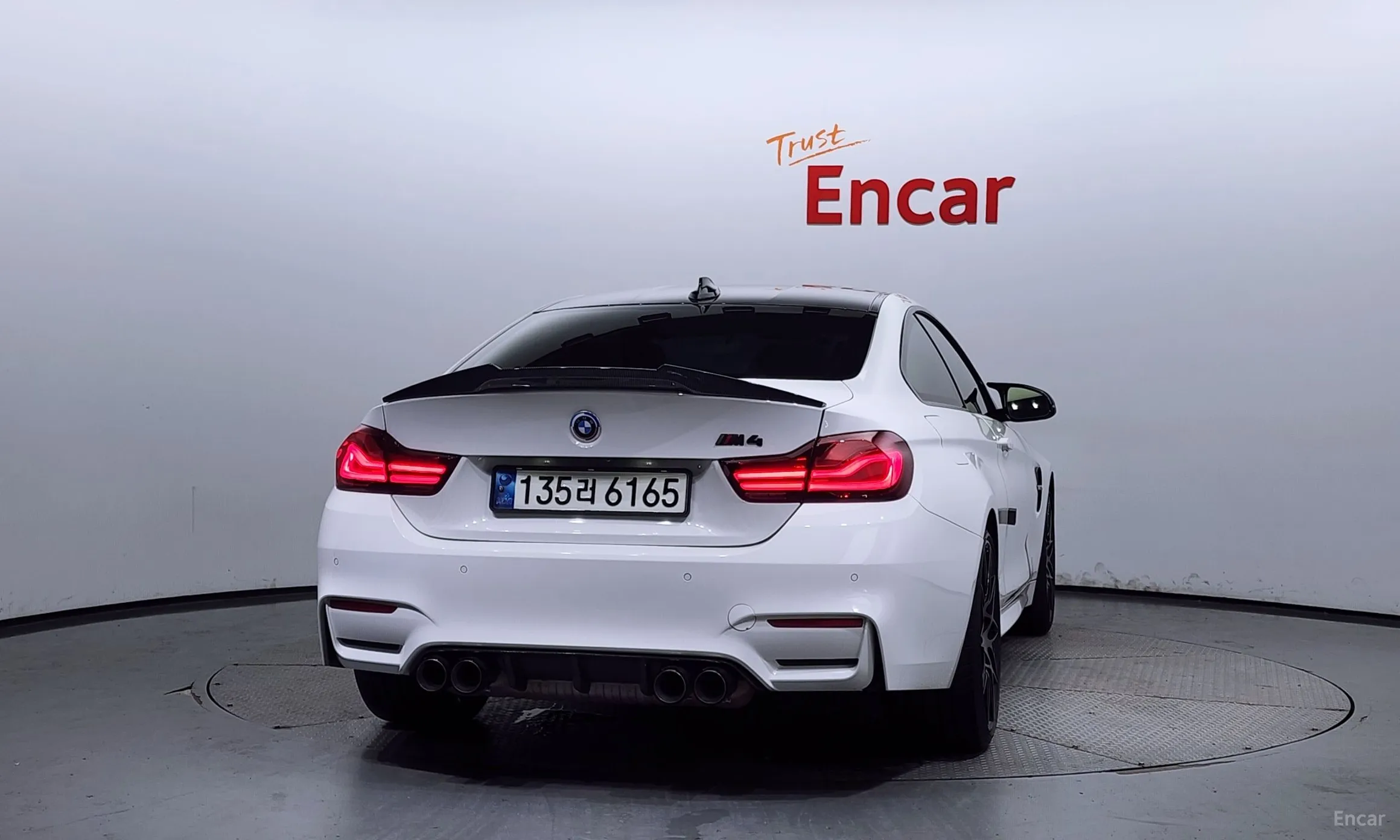 BMW M4 (F82) превью 3