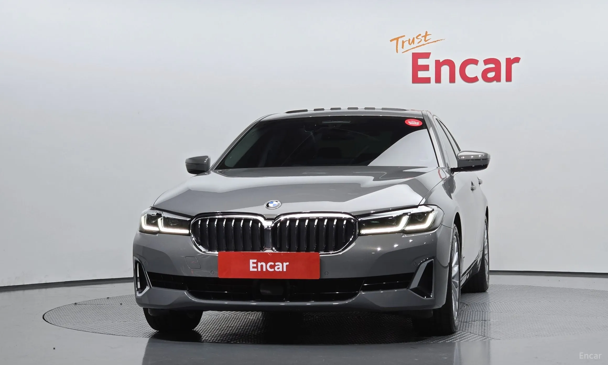 BMW 5 Series (G30) превью 2