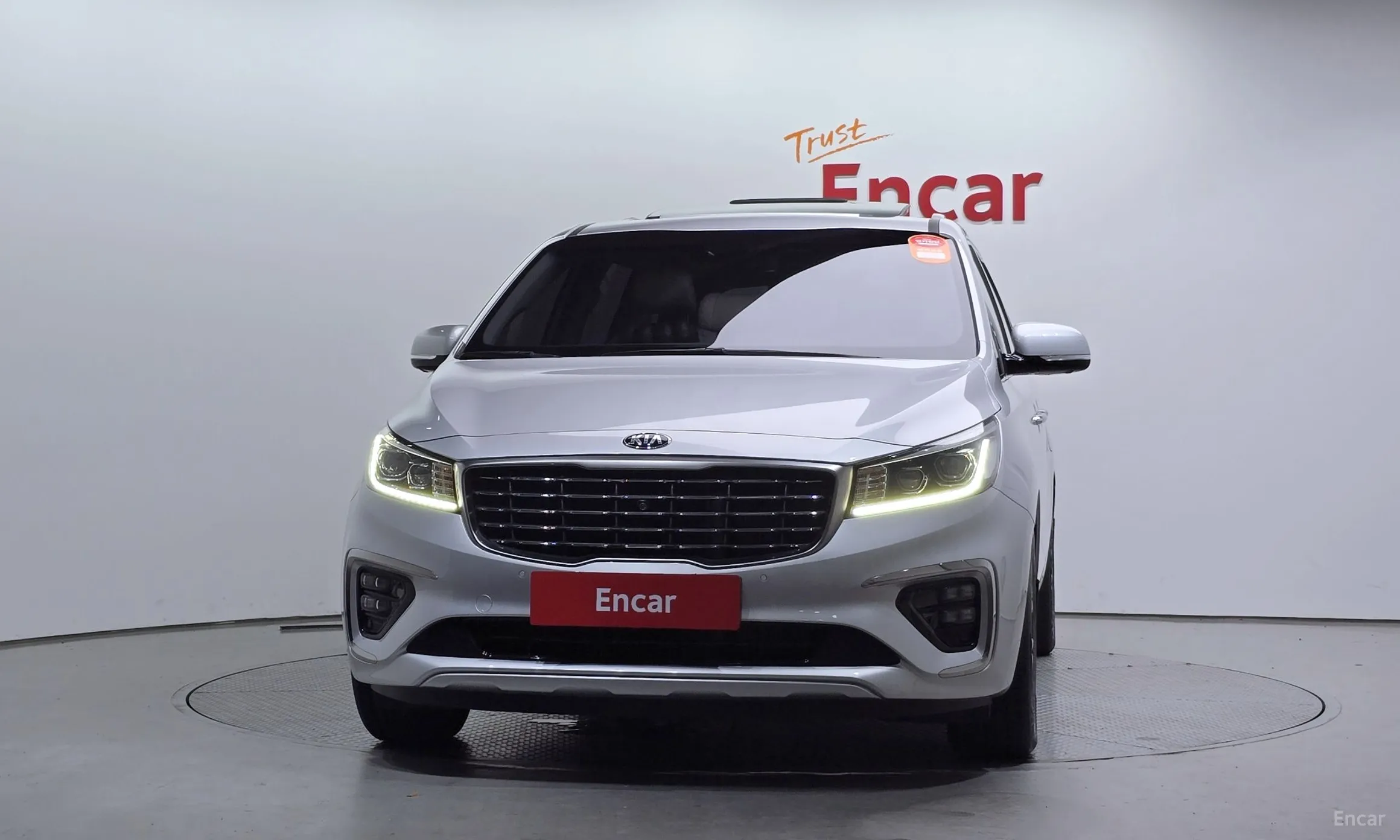 Kia Carnival превью 2