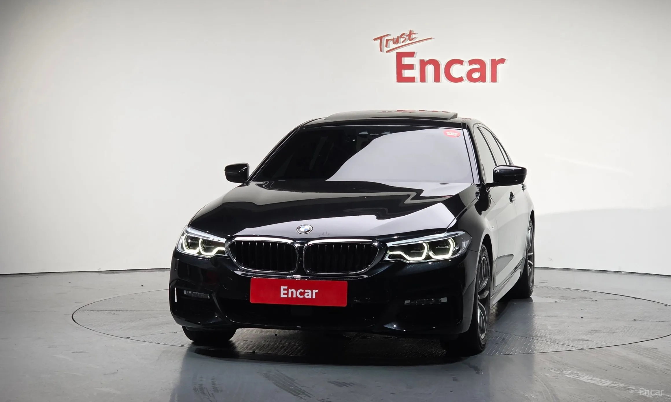 BMW 5 Series (G30) превью 2