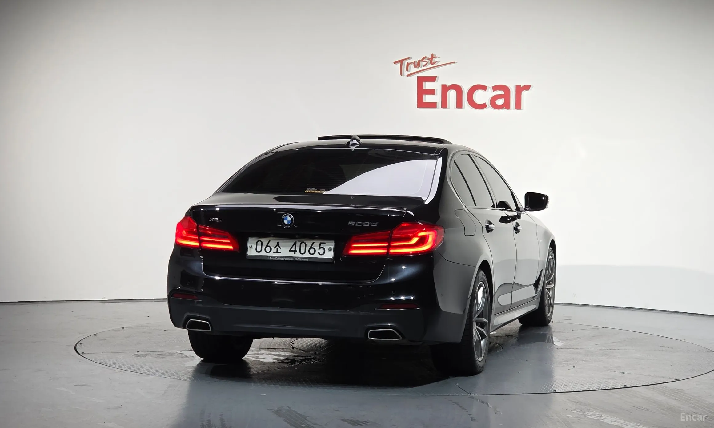 BMW 5 Series (G30) превью 3