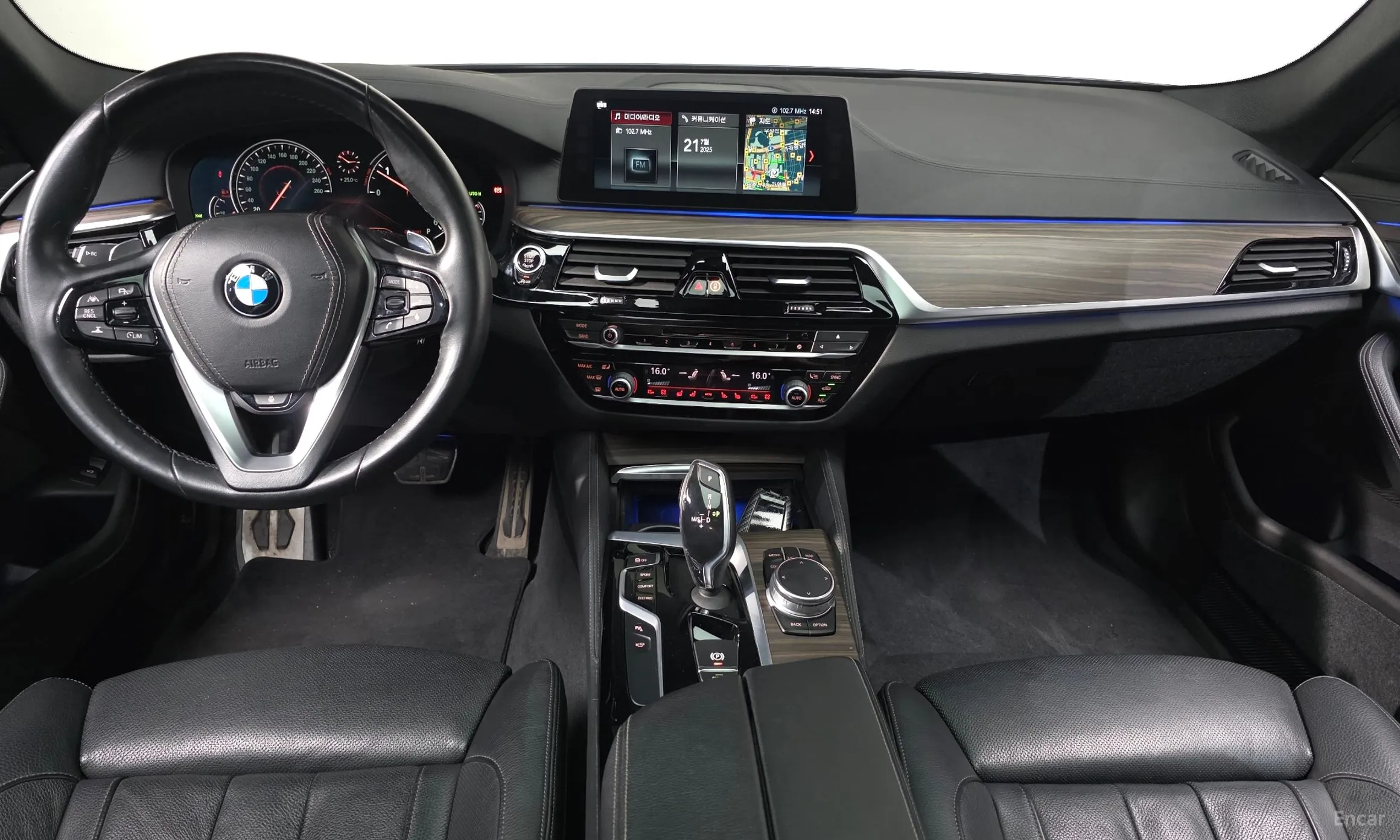 BMW 5 Series (G30) превью 4