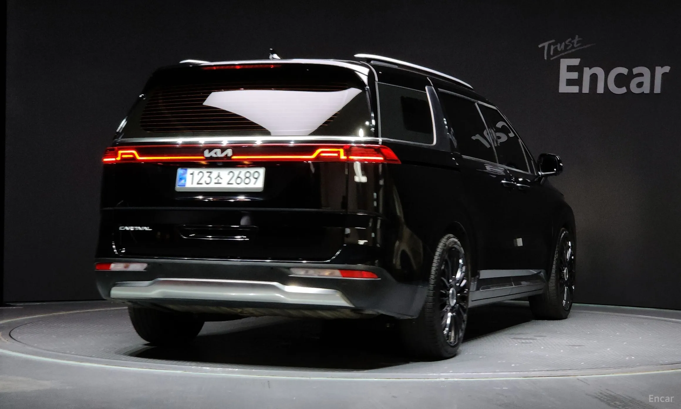 Kia Carnival Gen 4 превью 4
