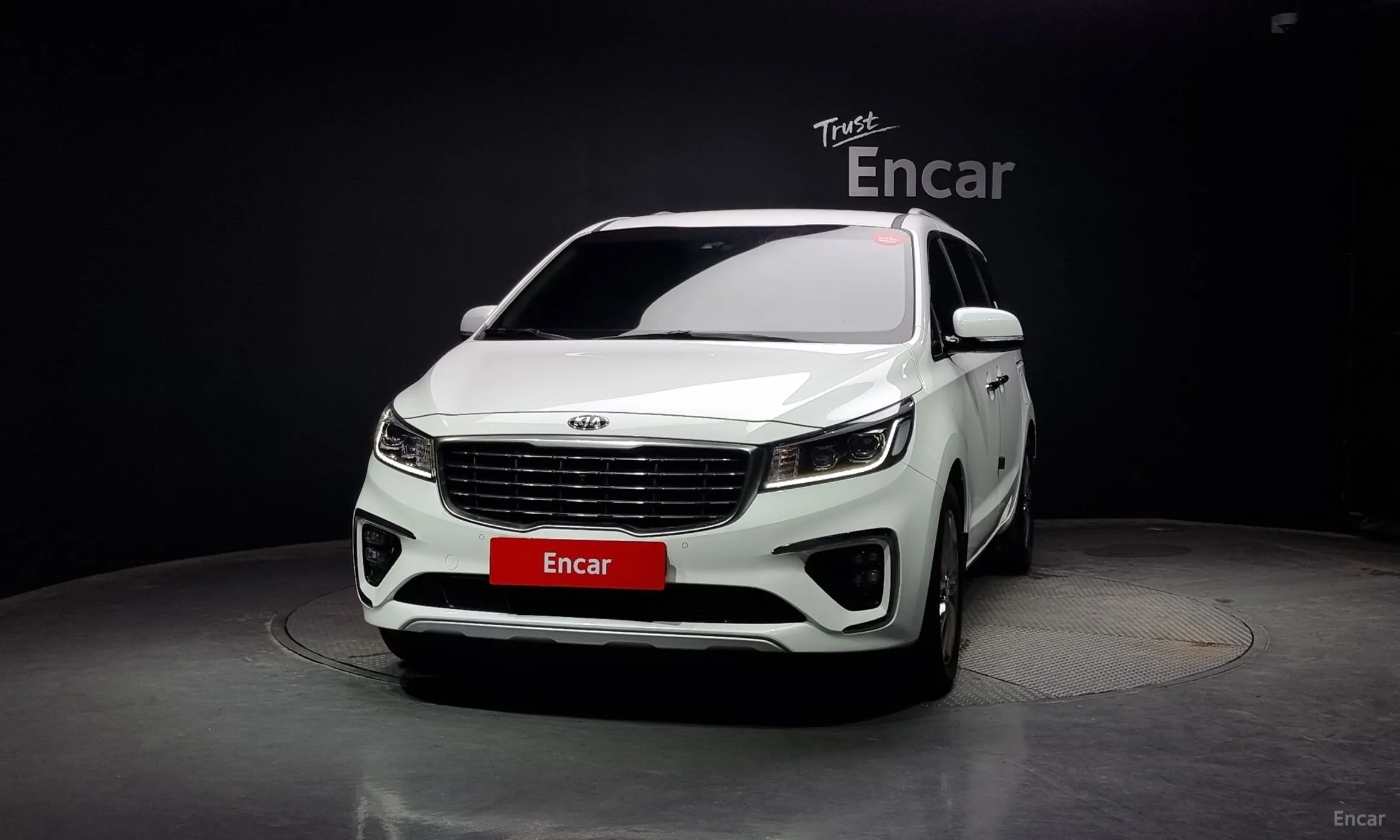 Kia Carnival превью 2