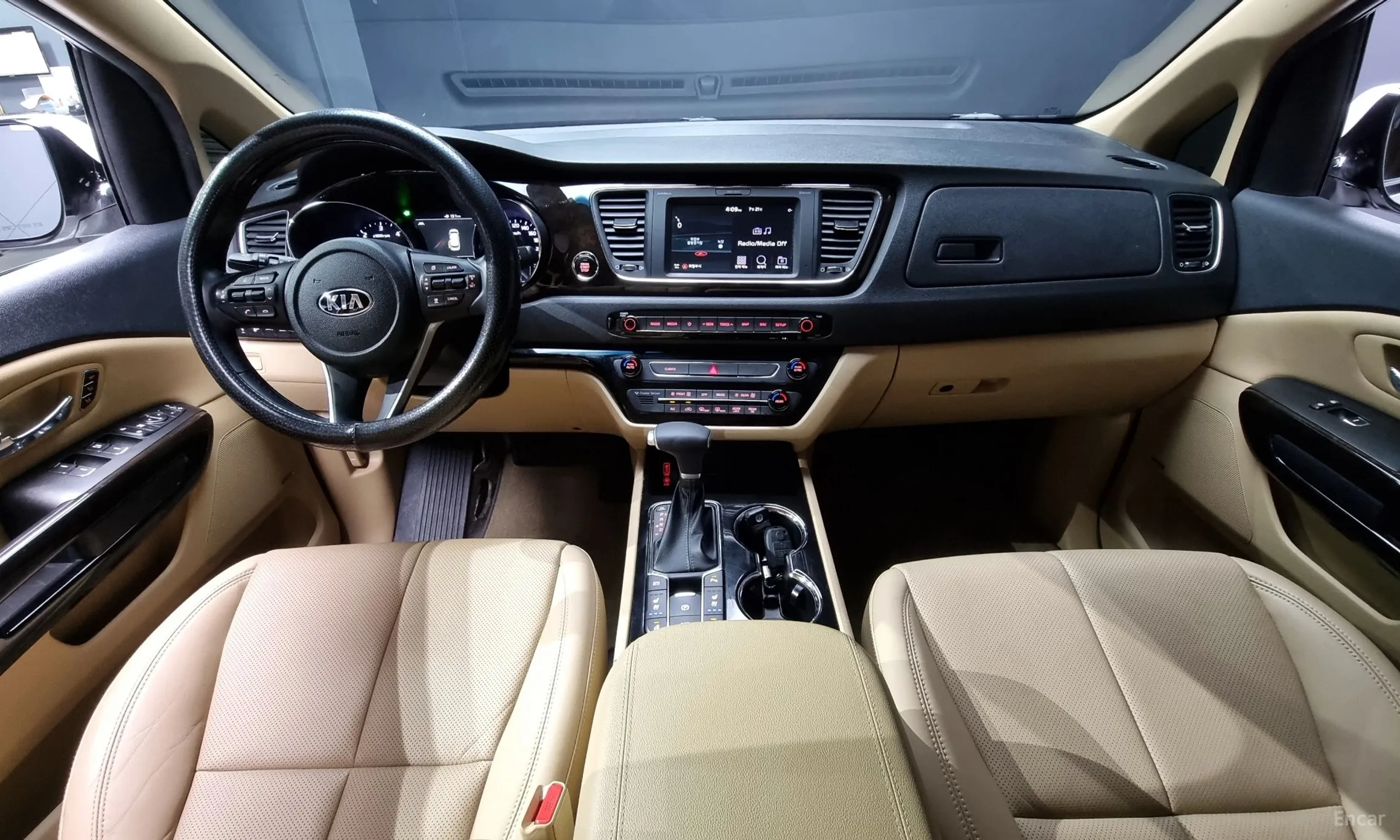 Kia Carnival превью 4