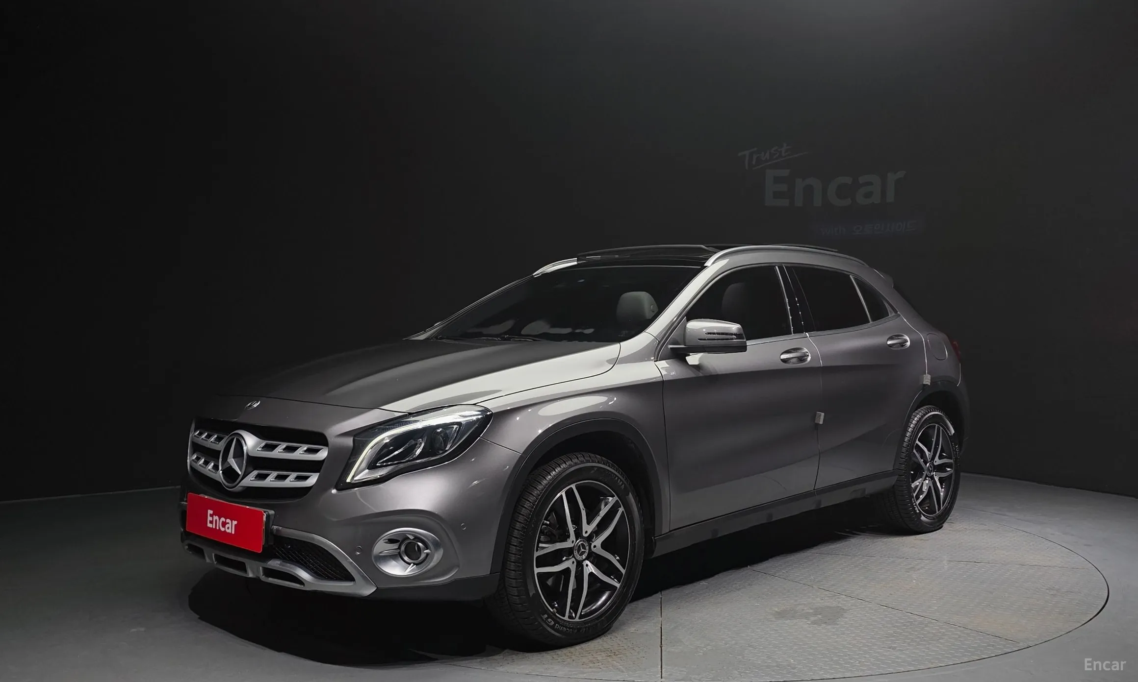 Mercedes Benz GLA-Class X156