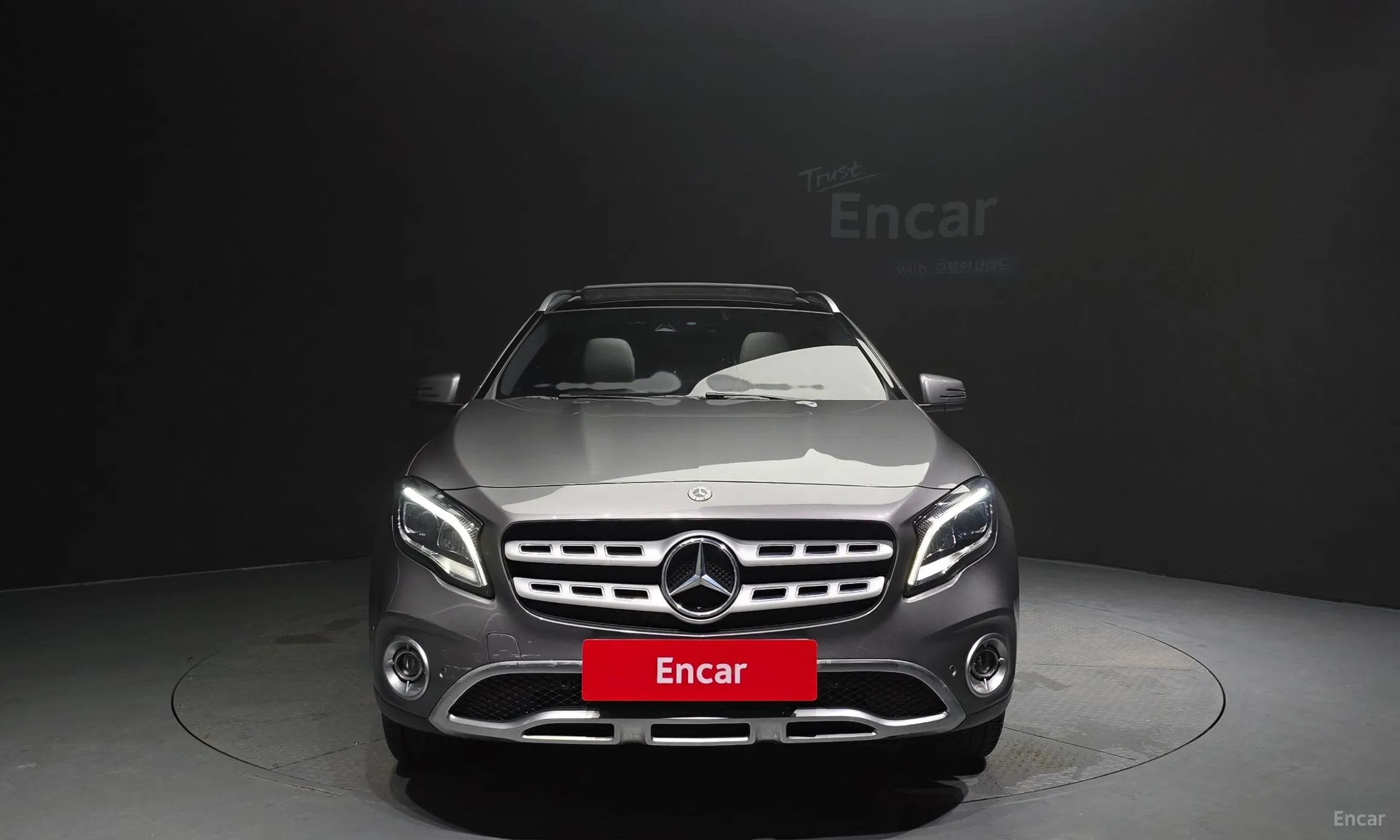 Mercedes Benz GLA-Class X156