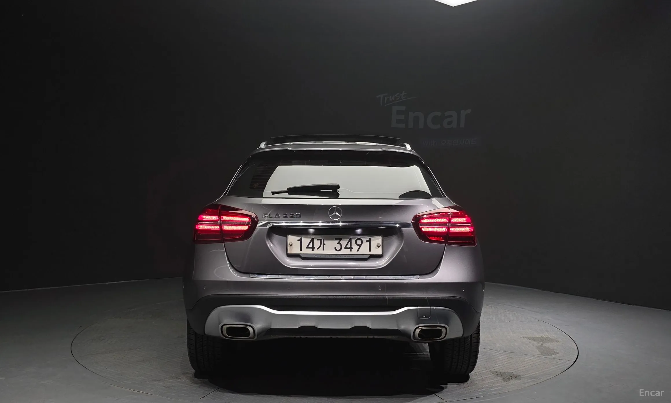 Mercedes Benz GLA-Class X156 превью 3