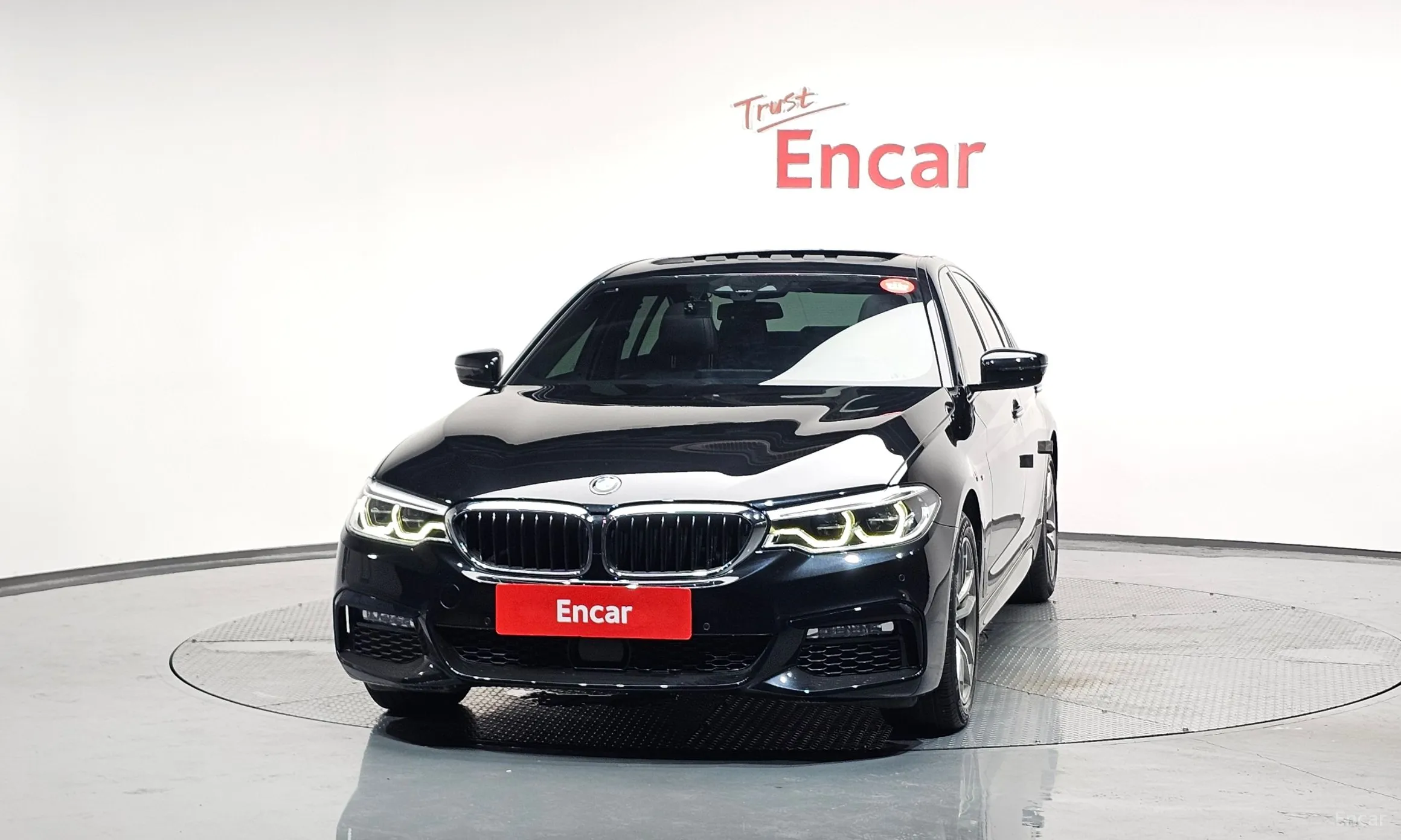 BMW 5 Series (G30) превью 2