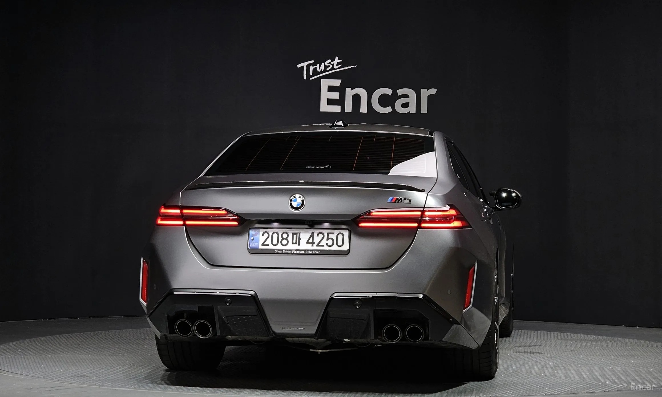 BMW M5 (G90) превью 3