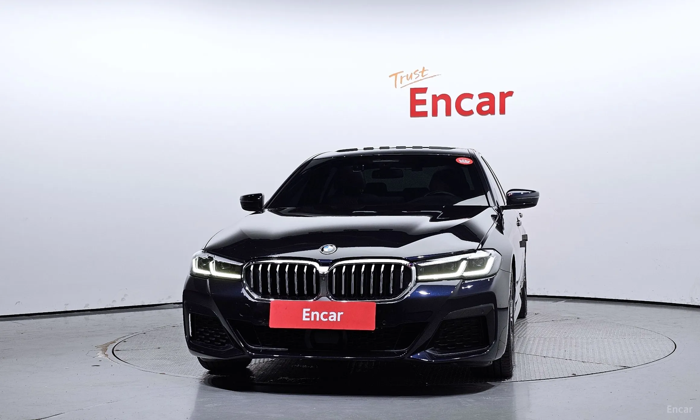 BMW 5 Series (G30) превью 2