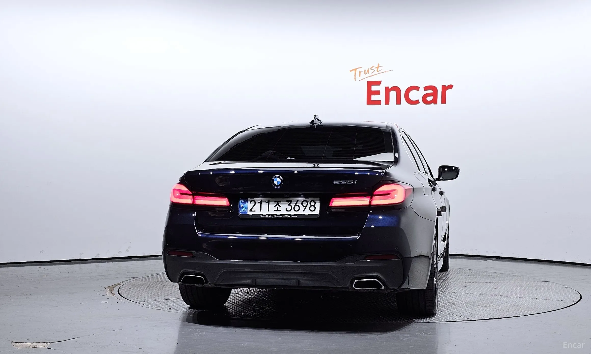 BMW 5 Series (G30) превью 3