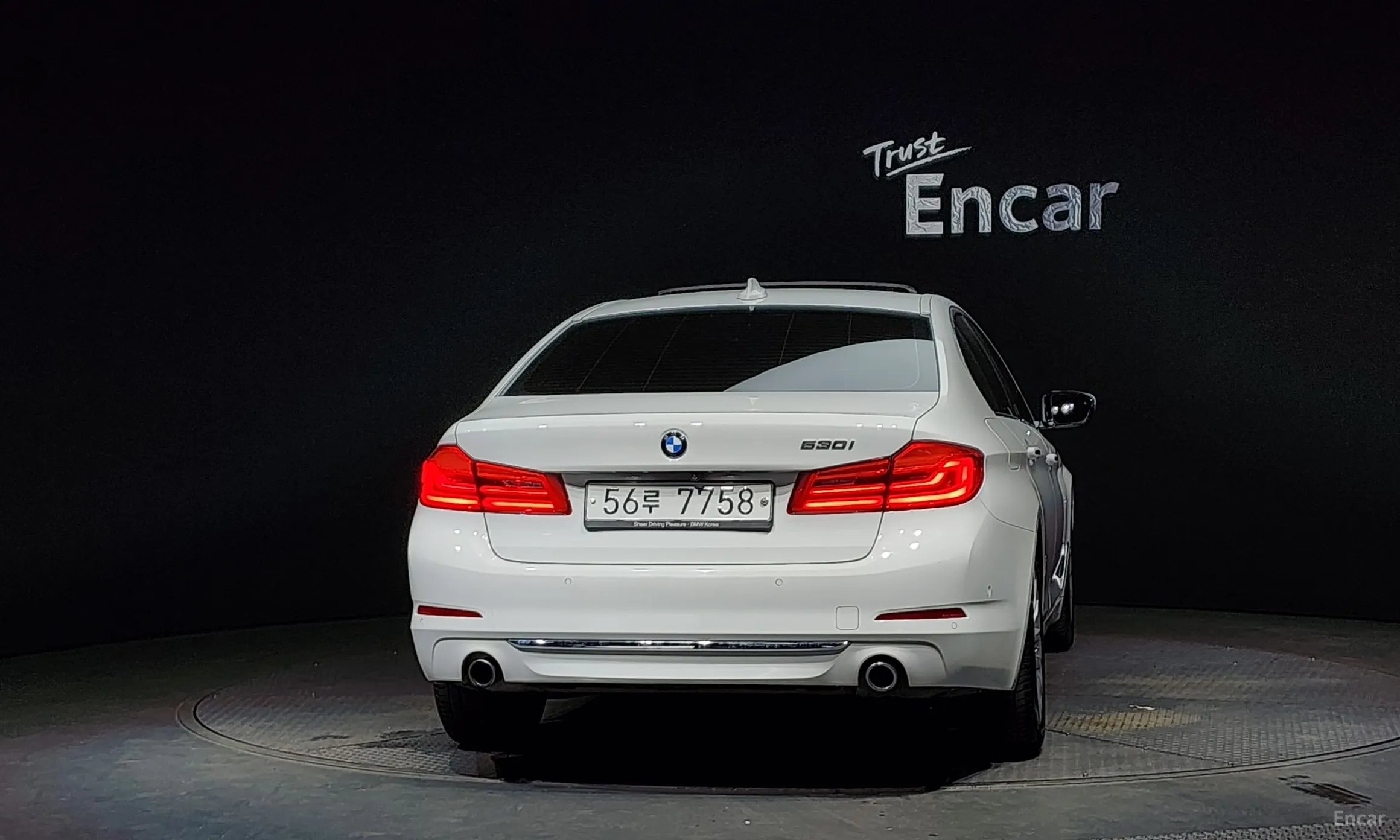 BMW 5 Series (G30) превью 3