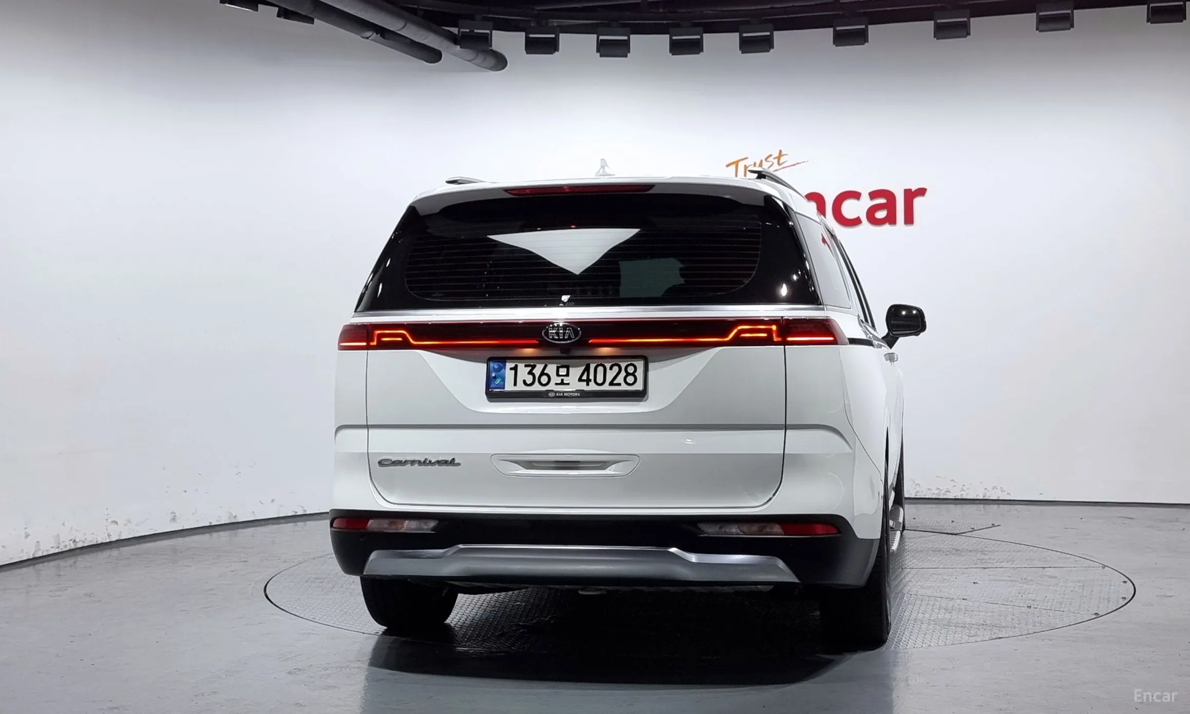 Kia Carnival Gen 4 превью 3