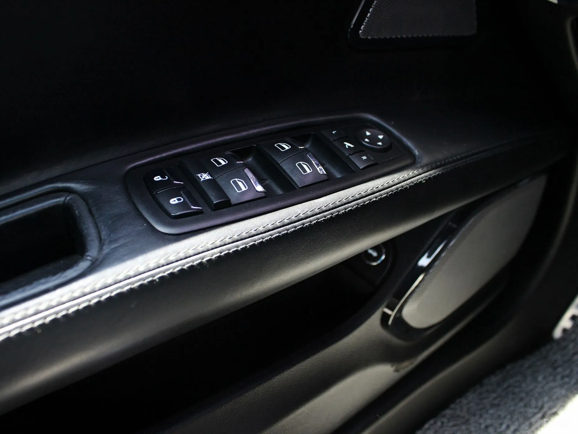 Maserati Quattroporte превью 12