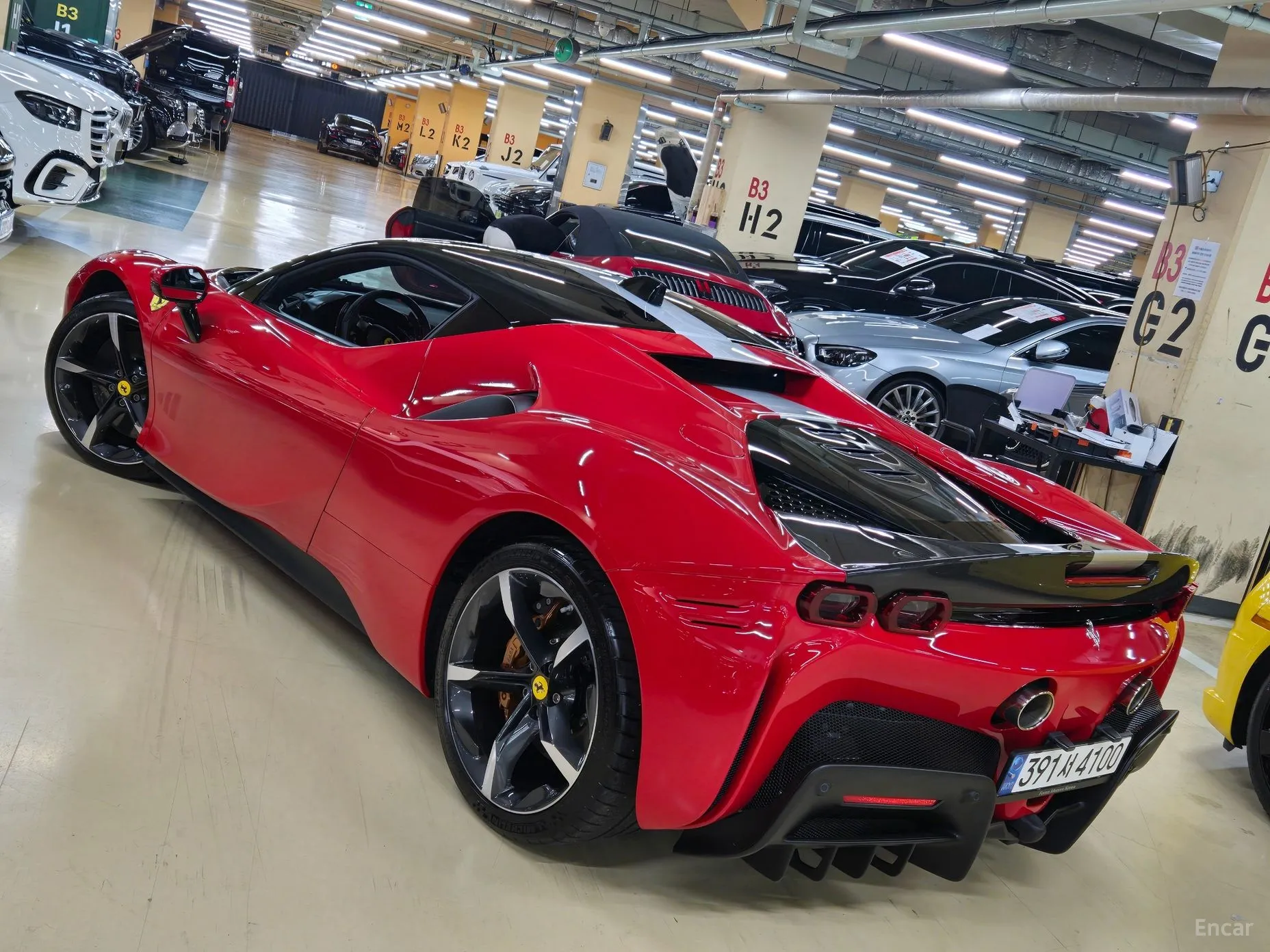 Ferrari SF90 Stradale превью 18