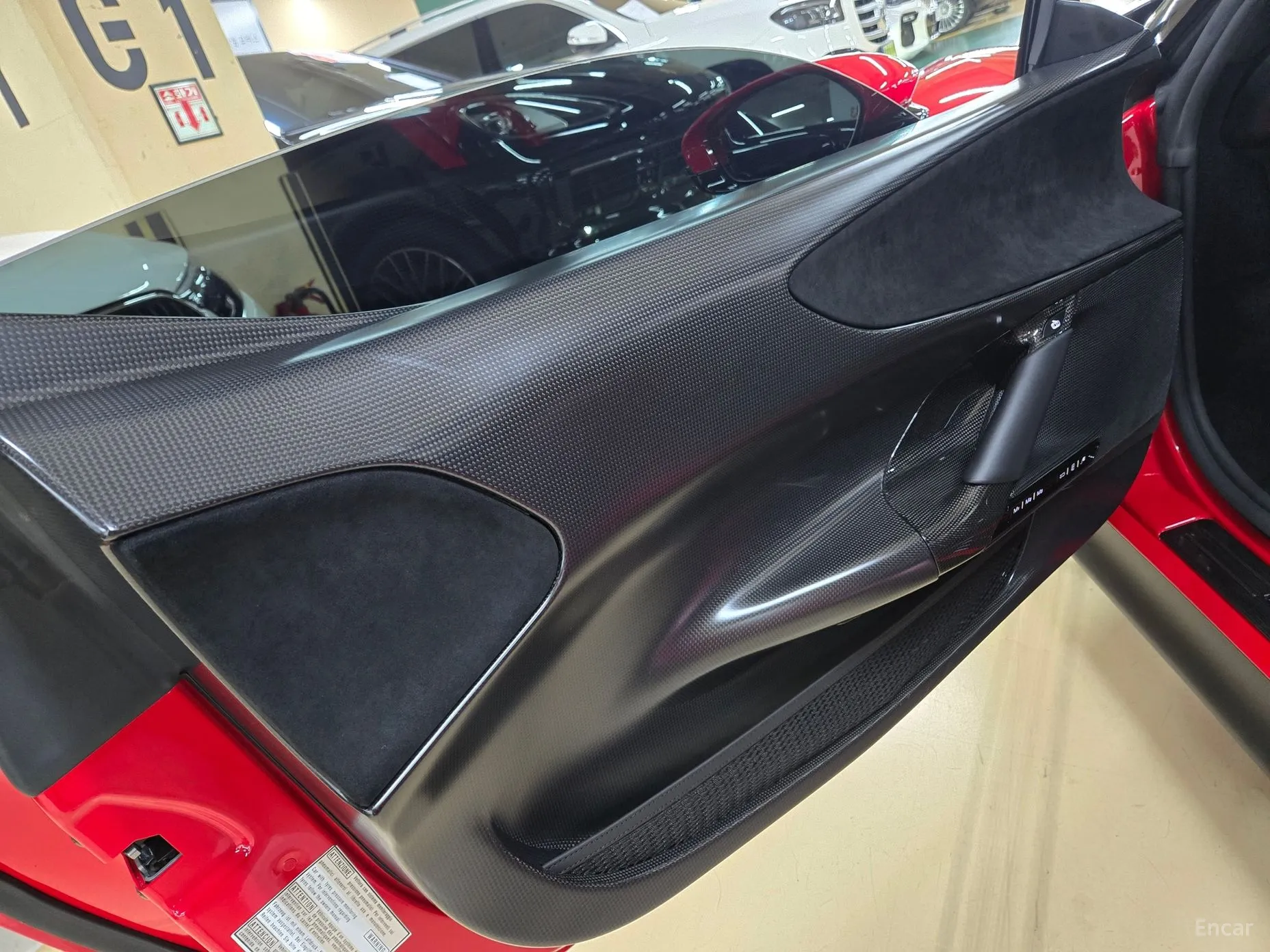 Ferrari SF90 Stradale превью 6