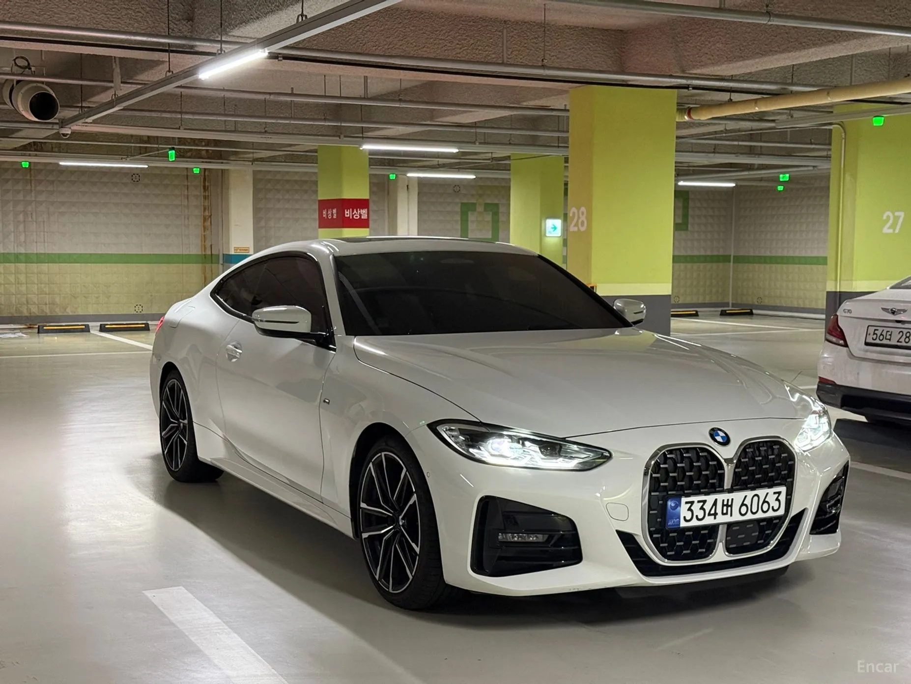 BMW Series 4 (G22) превью 2