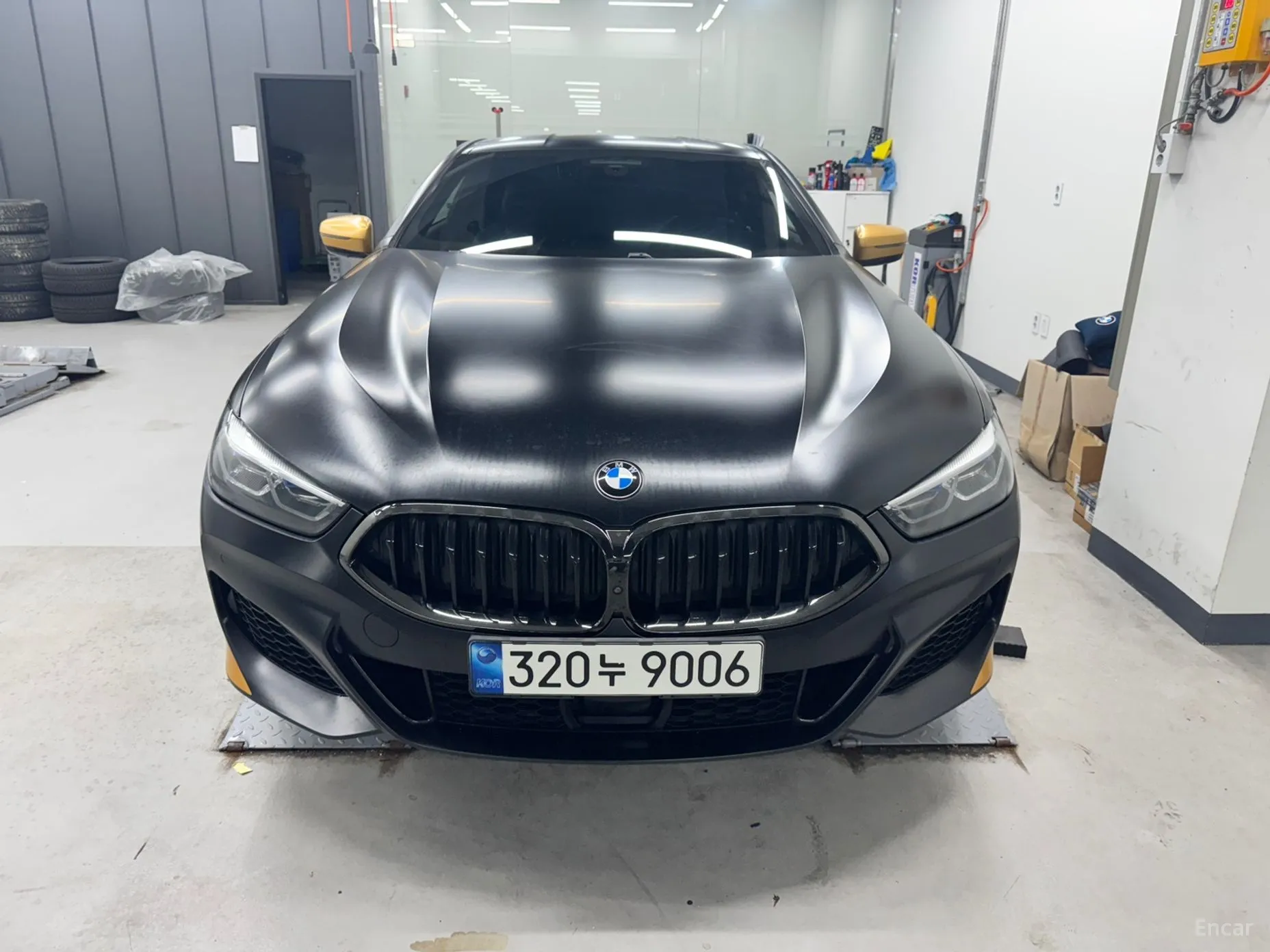 BMW 8-series (G15) превью 2